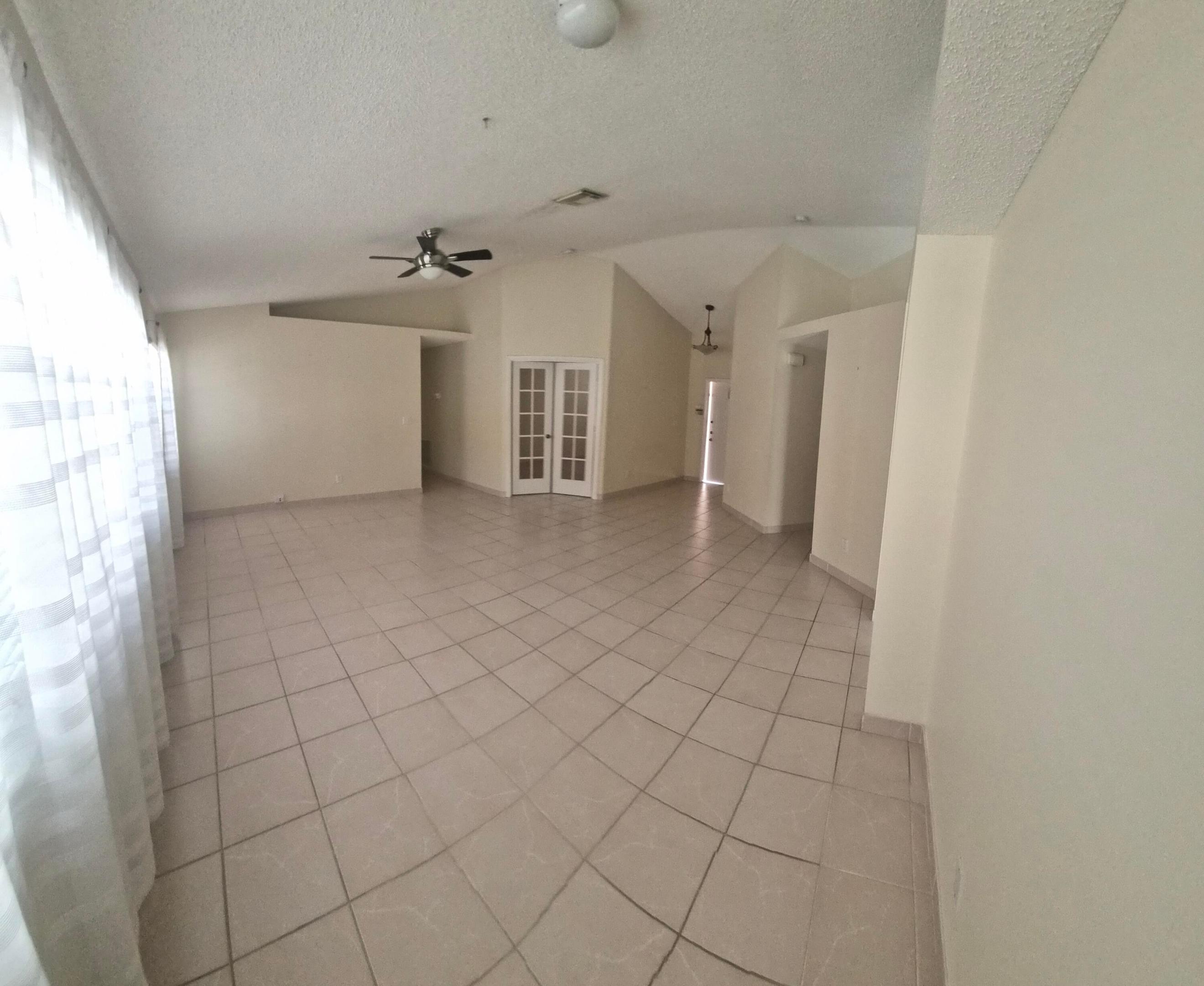 LAKES OF NEWPORT II - Residential Lease