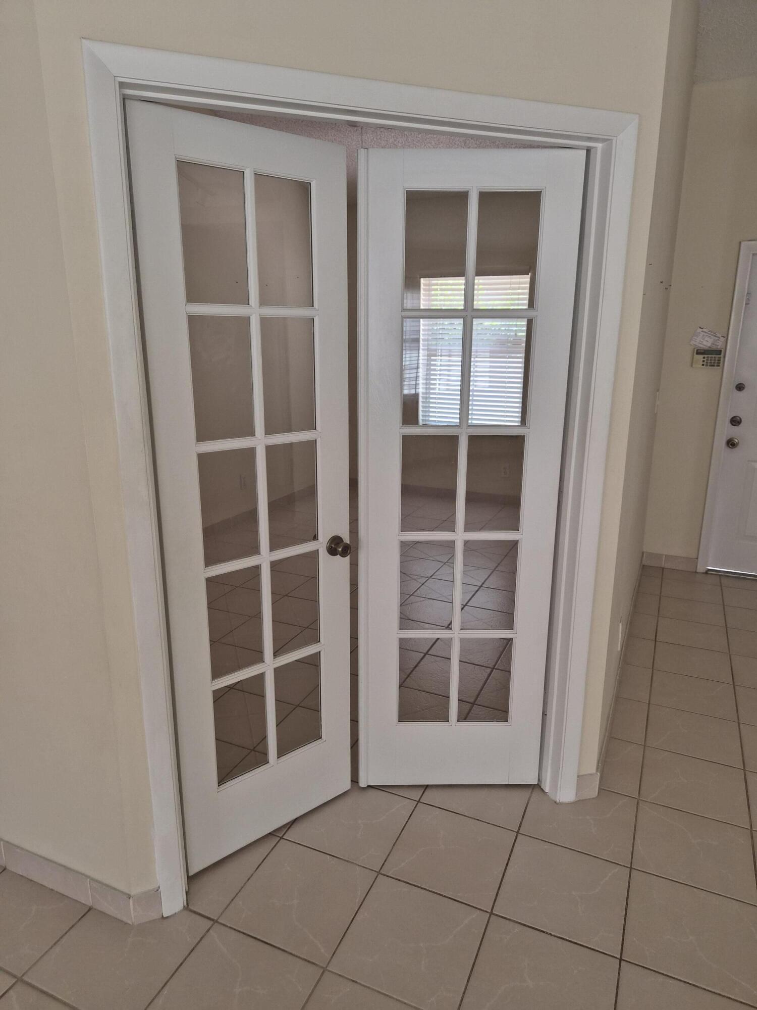 LAKES OF NEWPORT II - Residential Lease