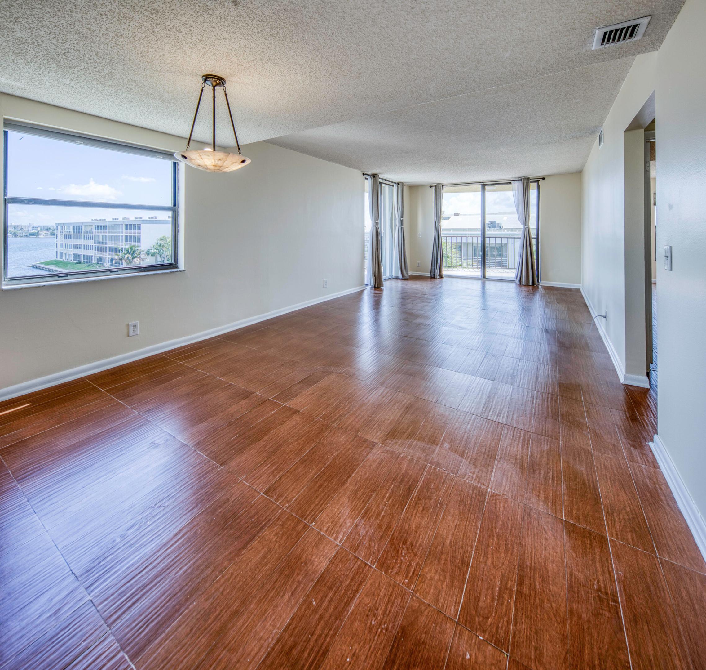 HIDDEN HARBOUR OF THE PALM BEACHES COND DECL FILED - Residential