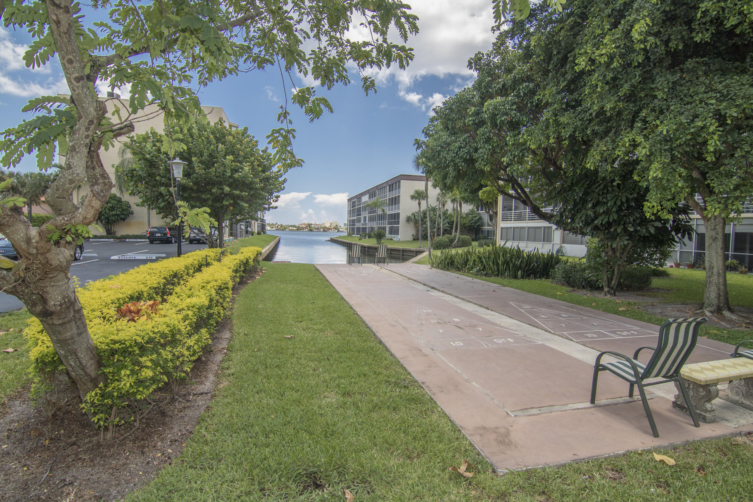 HIDDEN HARBOUR OF THE PALM BEACHES COND DECL FILED - Residential