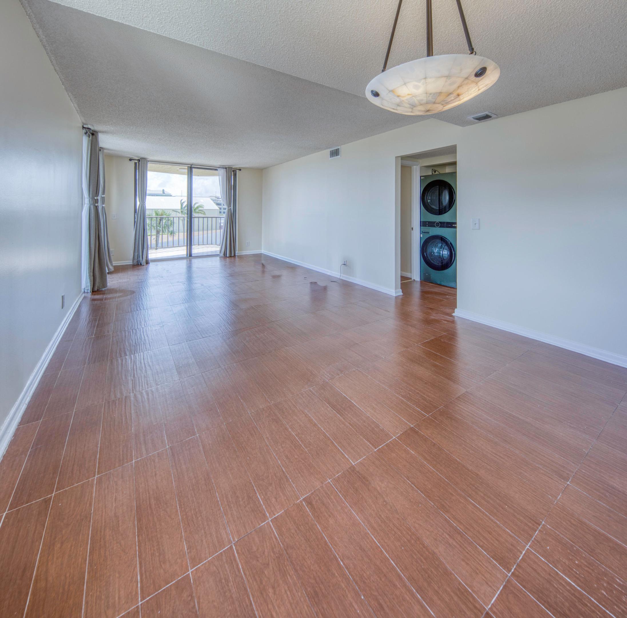 HIDDEN HARBOUR OF THE PALM BEACHES COND DECL FILED - Residential