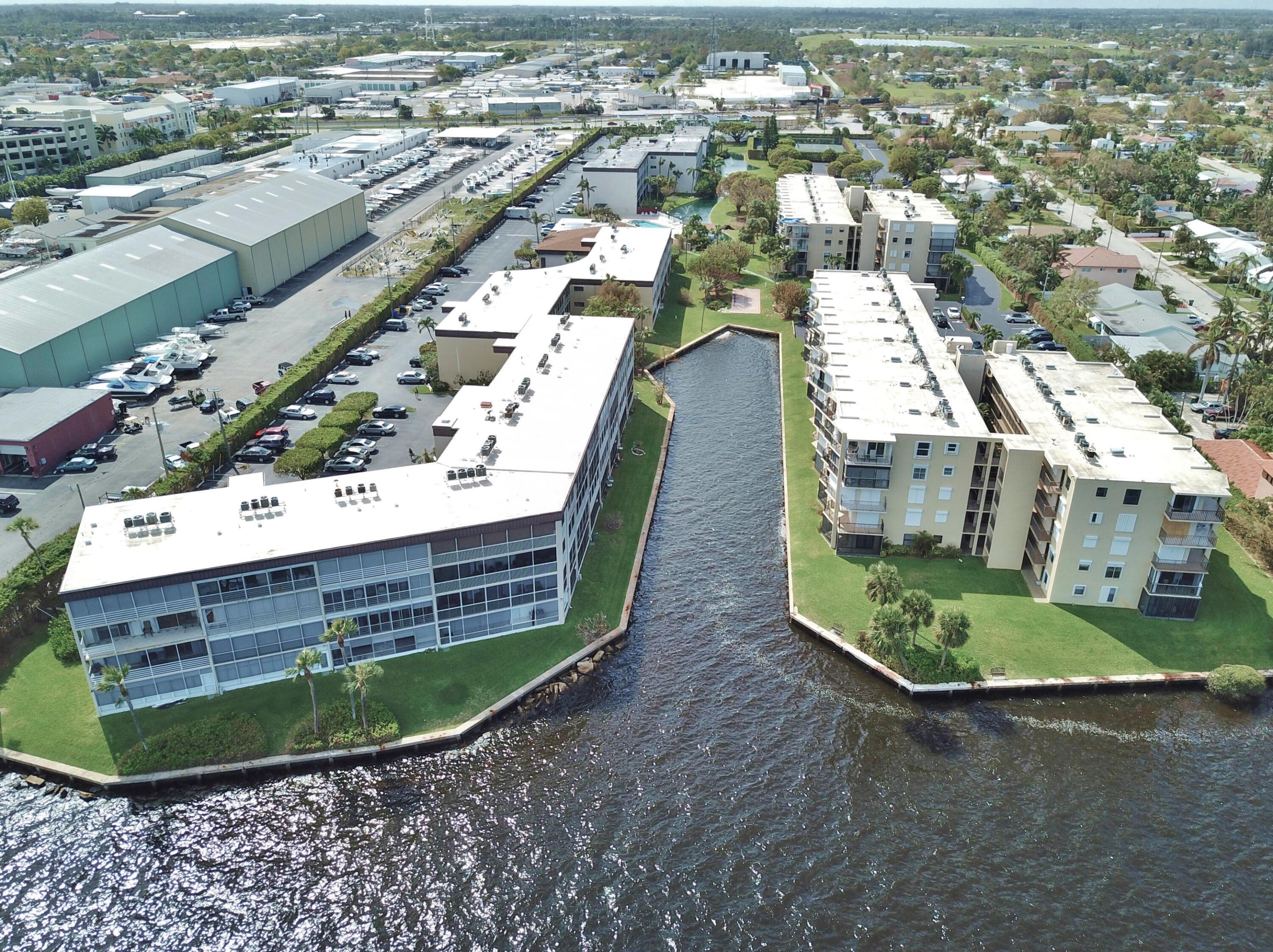HIDDEN HARBOUR OF THE PALM BEACHES COND DECL FILED - Residential