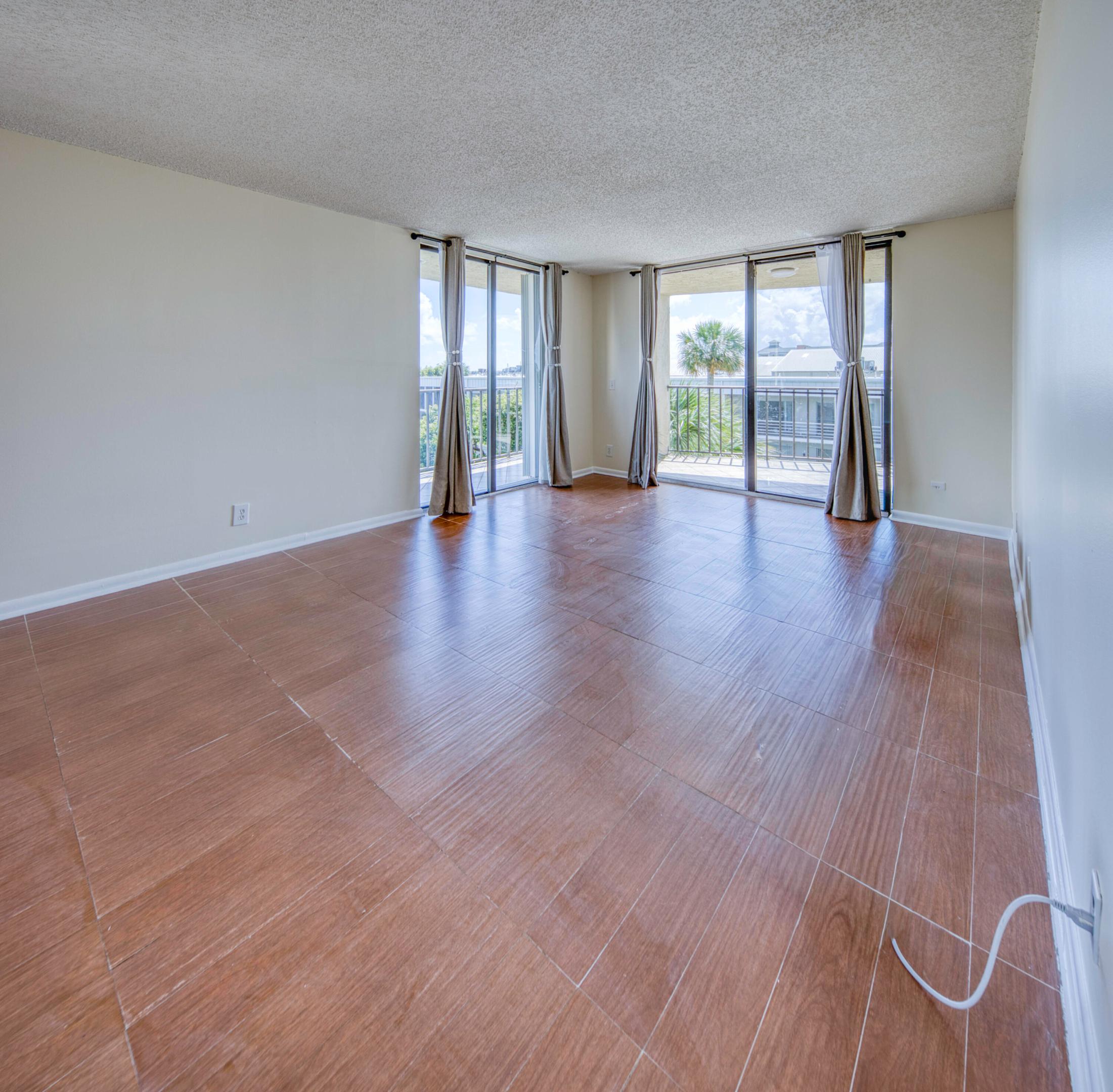 HIDDEN HARBOUR OF THE PALM BEACHES COND DECL FILED - Residential