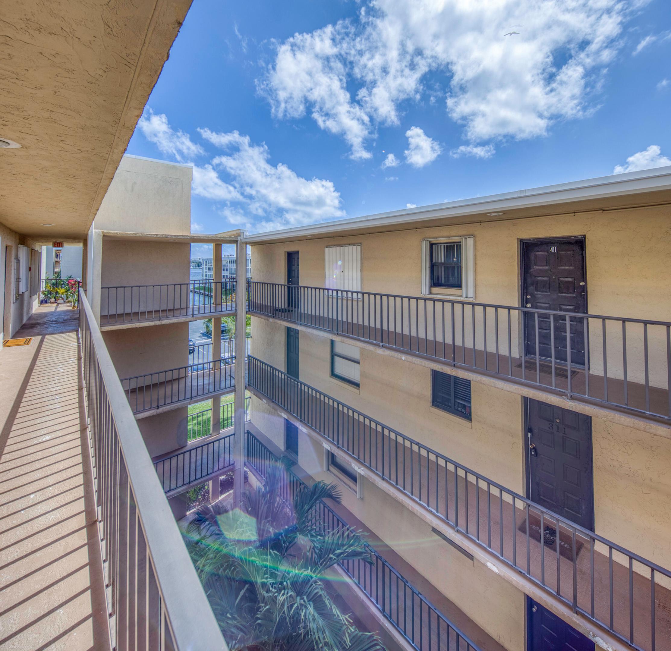 HIDDEN HARBOUR OF THE PALM BEACHES COND DECL FILED - Residential