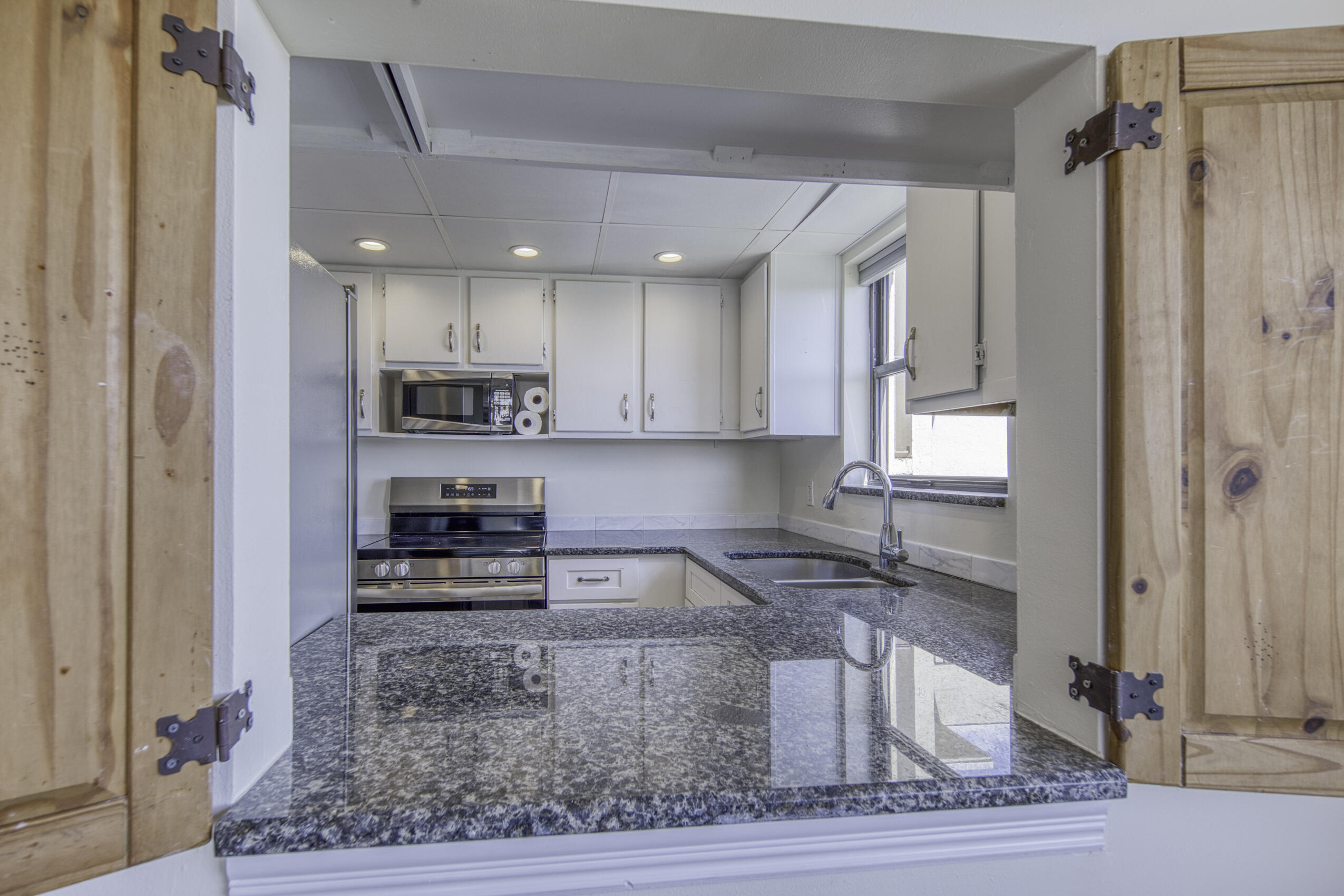 HIDDEN HARBOUR OF THE PALM BEACHES COND DECL FILED - Residential