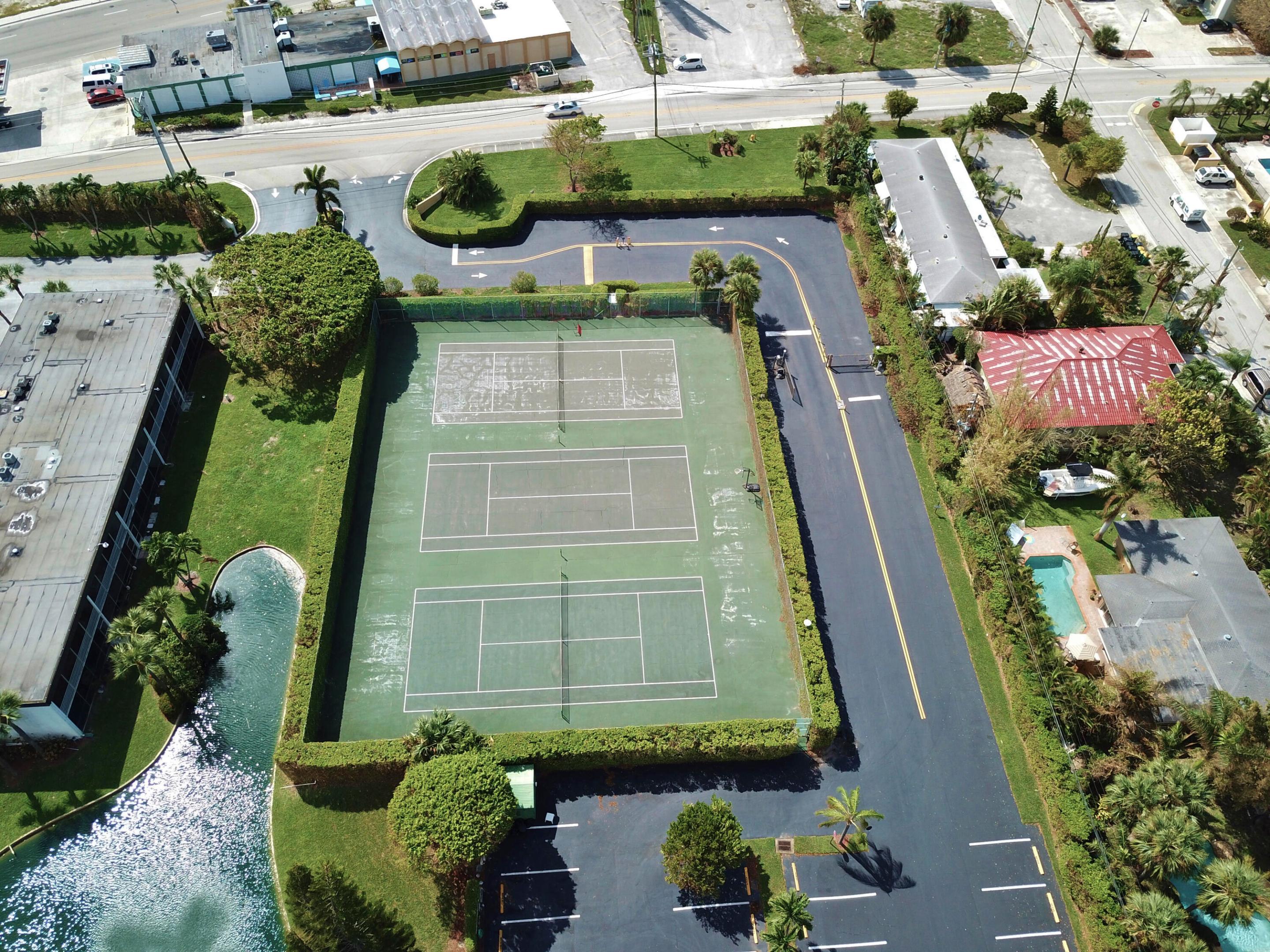 HIDDEN HARBOUR OF THE PALM BEACHES COND DECL FILED - Residential