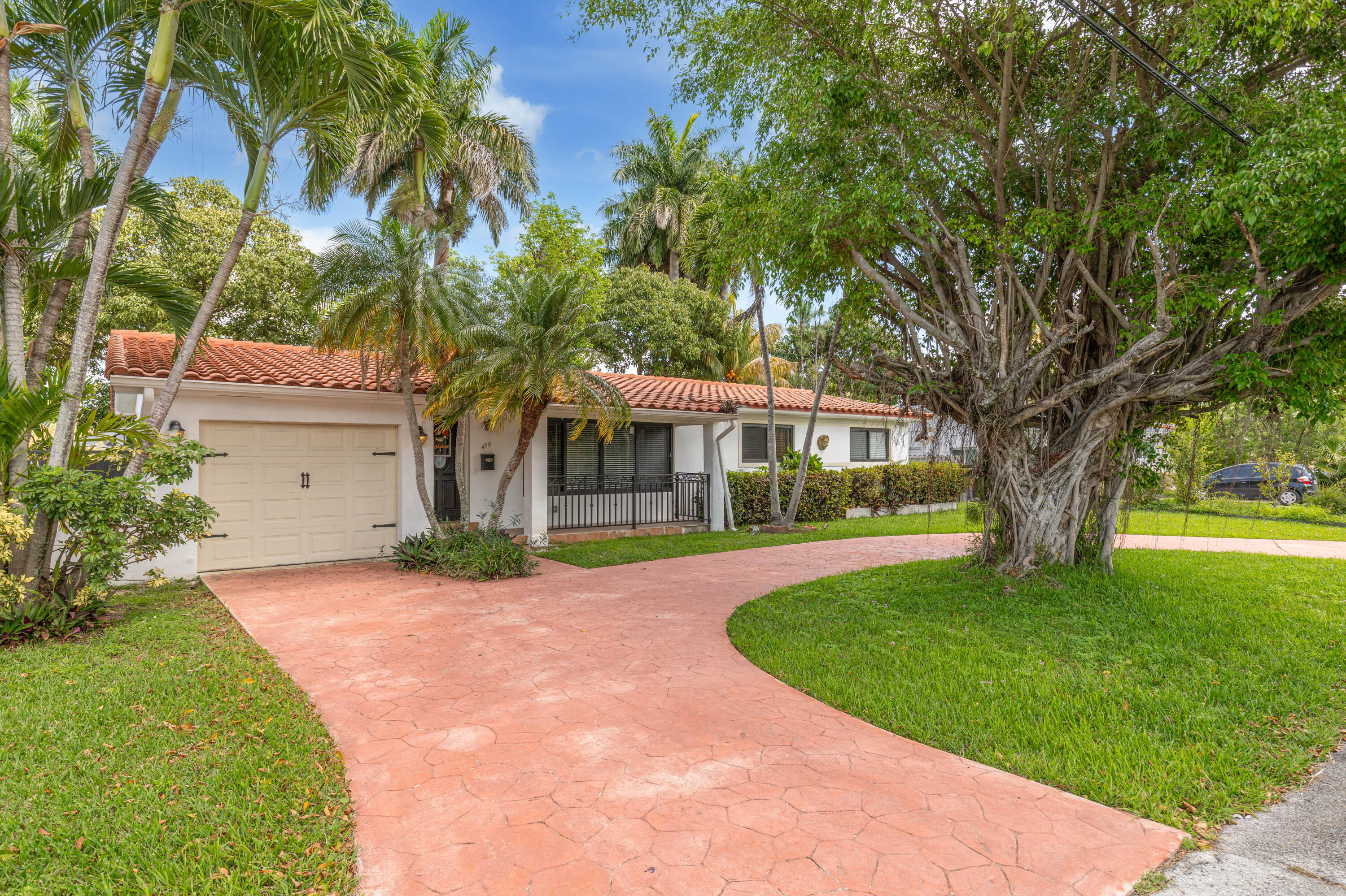 JOHN BELTON SPARLING ESTATES - Residential Lease