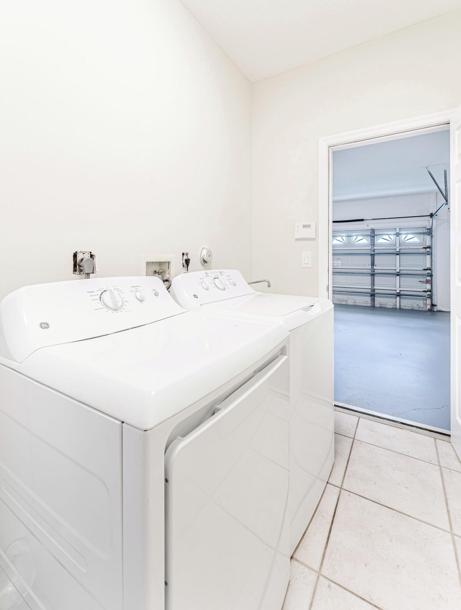 BOCA FALLS PAR T - Residential Lease