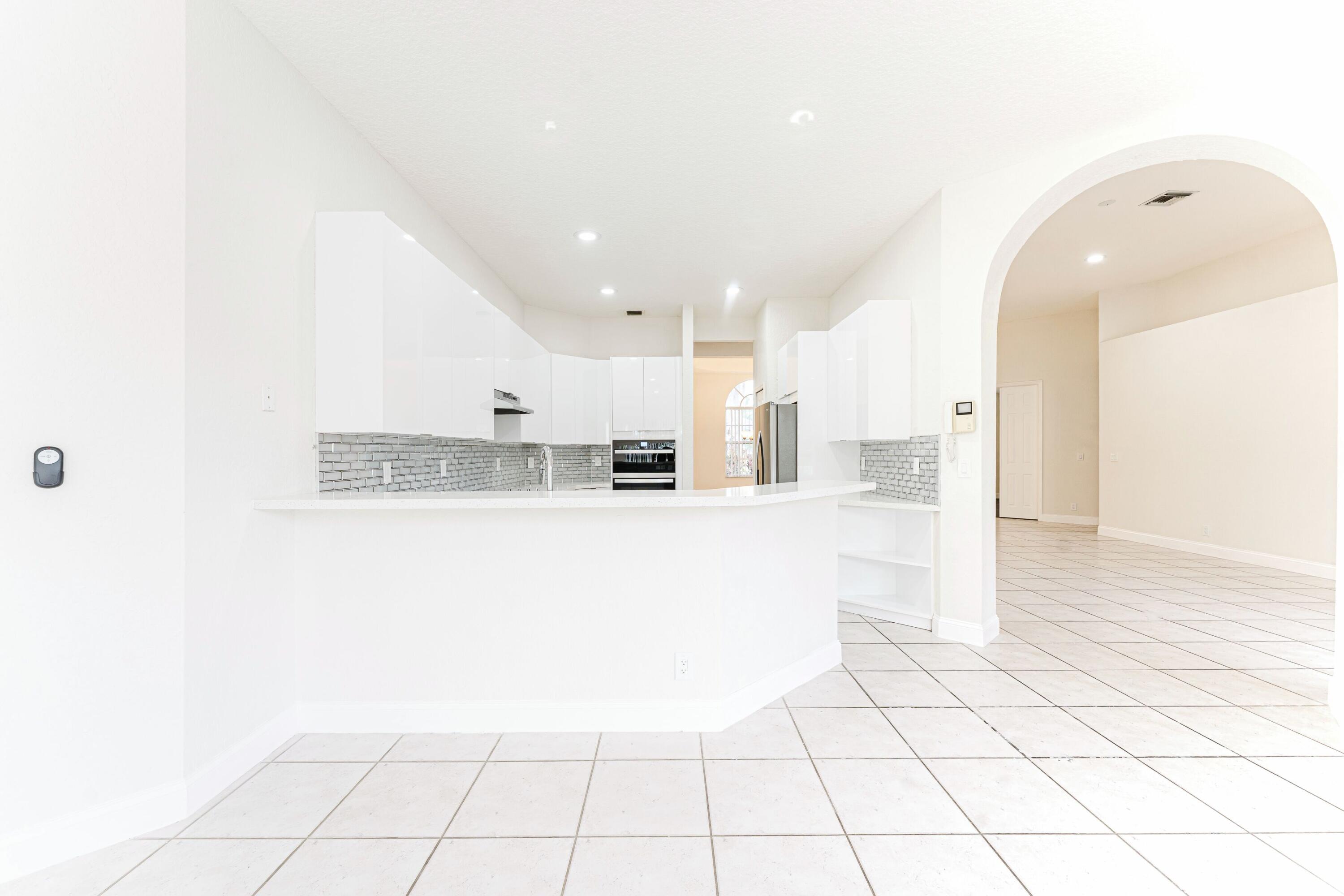 BOCA FALLS PAR T - Residential Lease