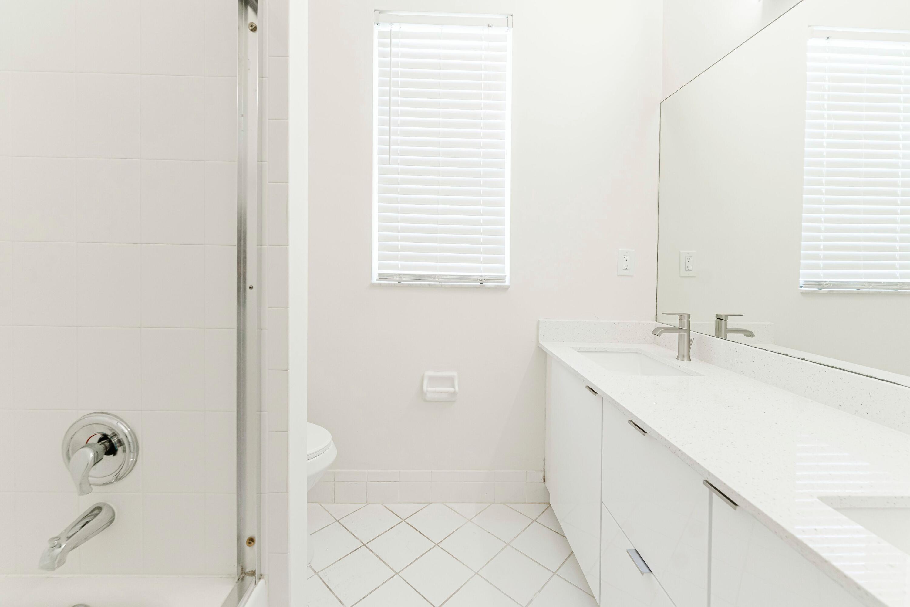 BOCA FALLS PAR T - Residential Lease