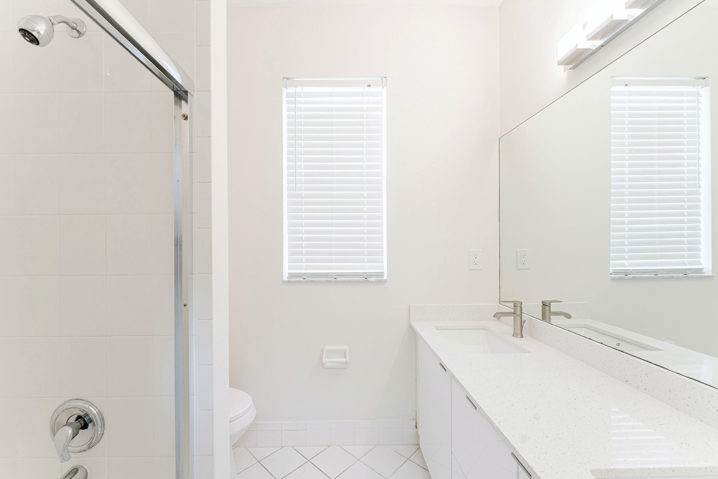 BOCA FALLS PAR T - Residential Lease