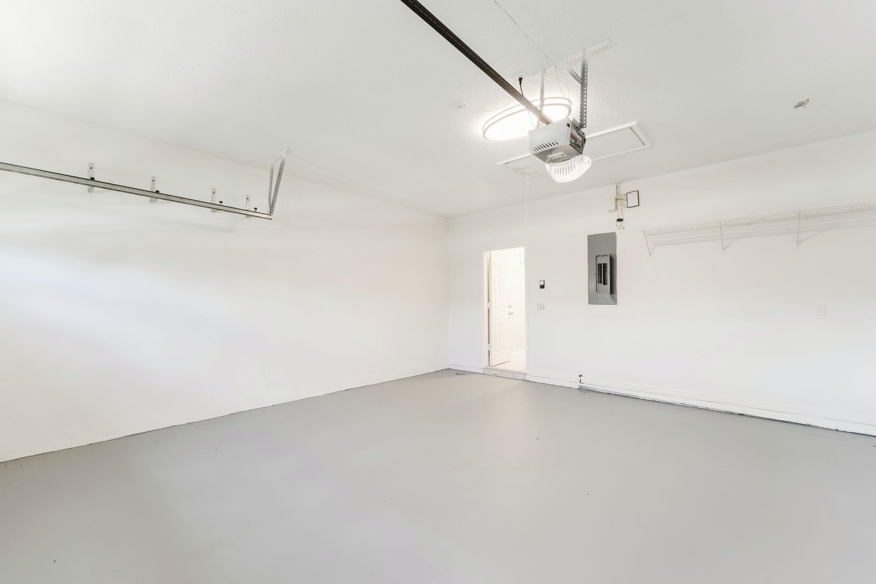 BOCA FALLS PAR T - Residential Lease