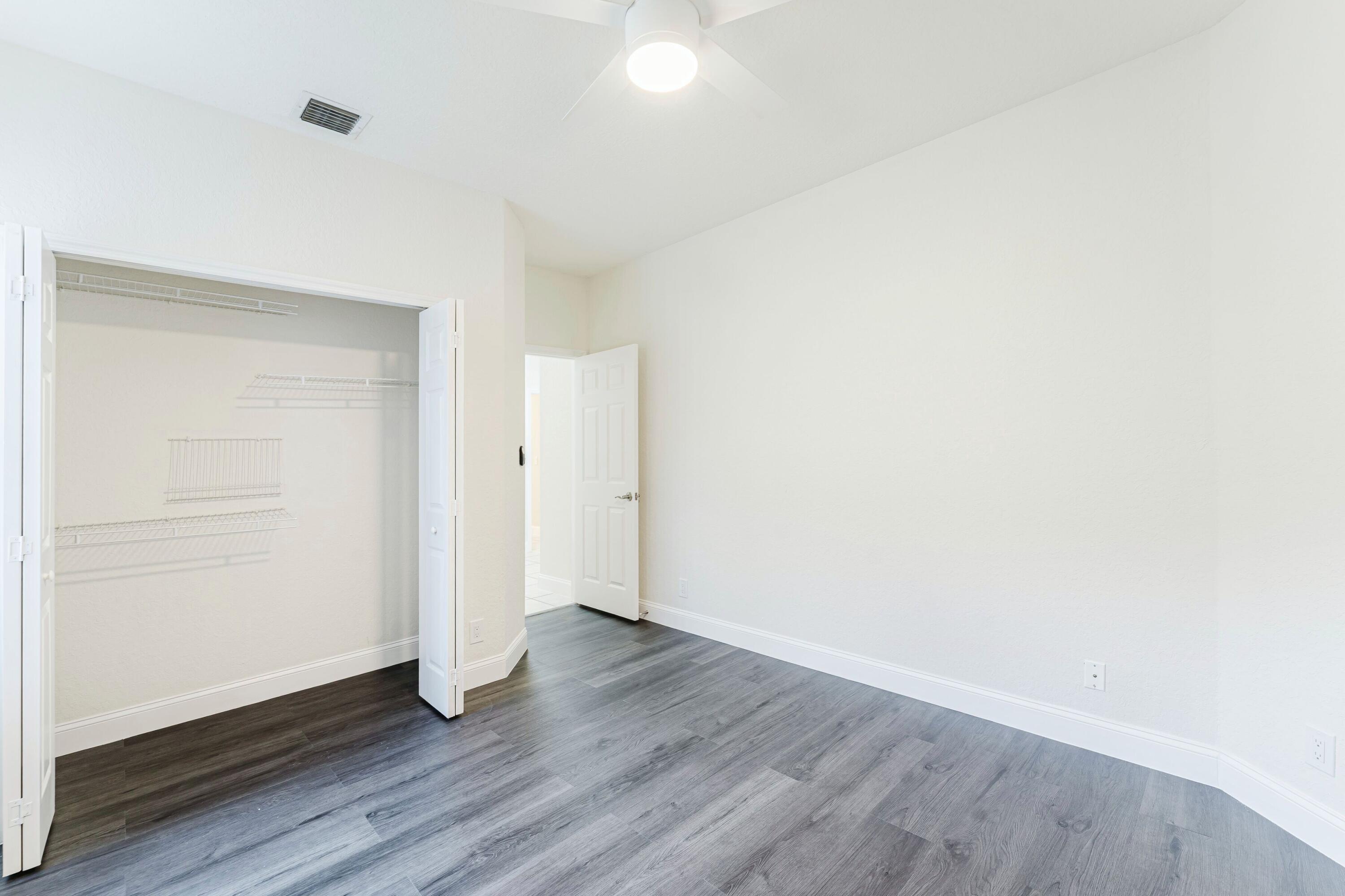 BOCA FALLS PAR T - Residential Lease