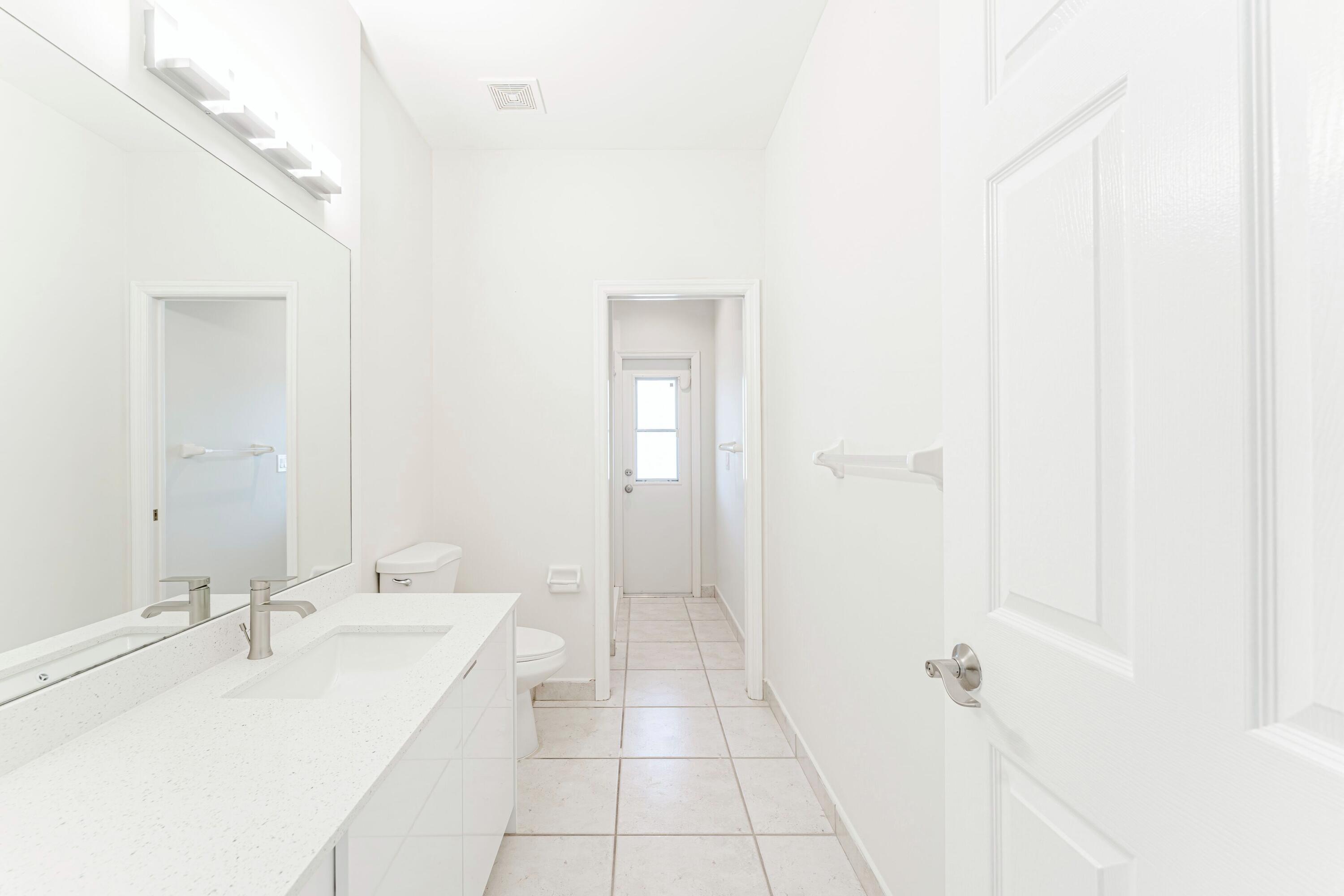 BOCA FALLS PAR T - Residential Lease