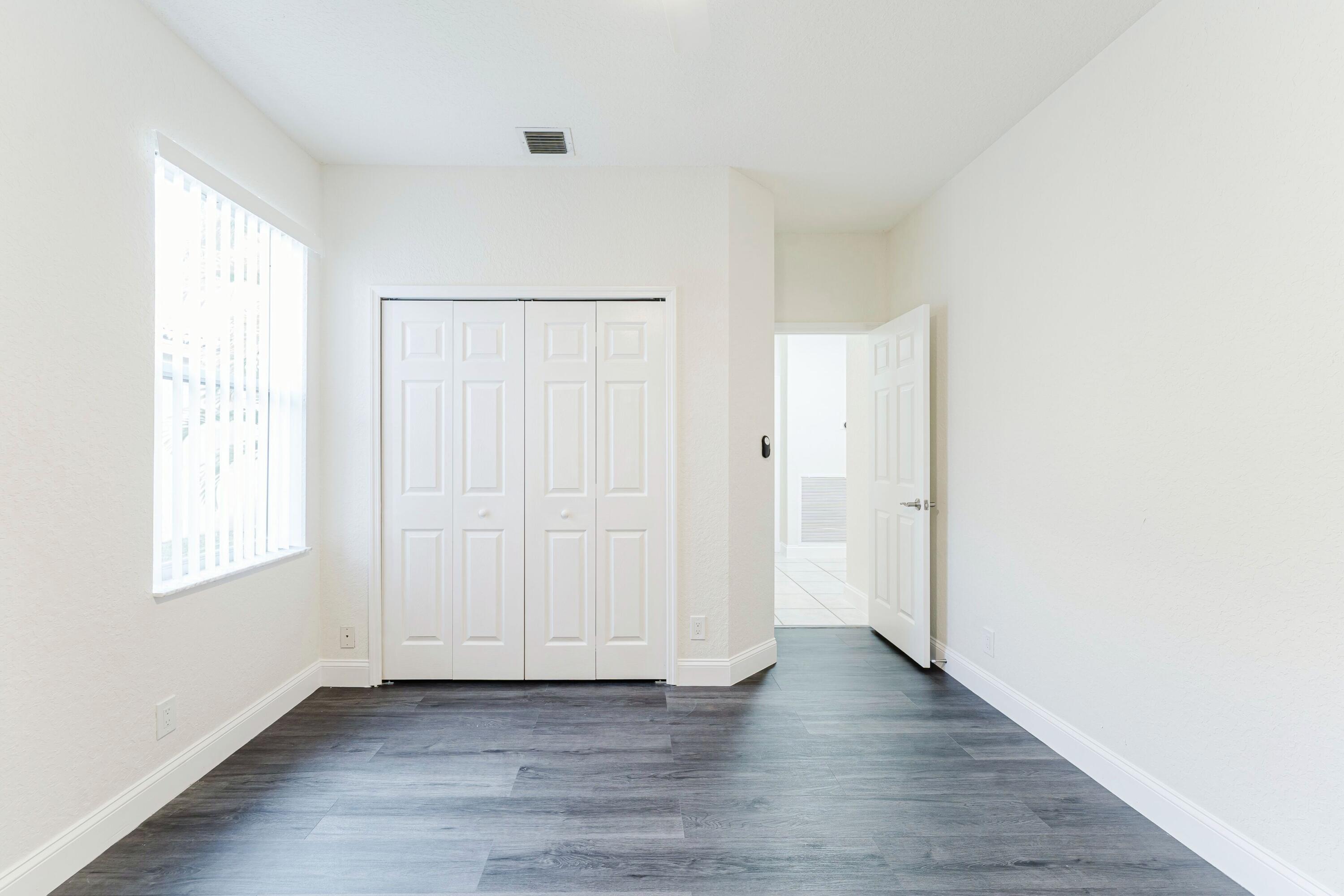 BOCA FALLS PAR T - Residential Lease