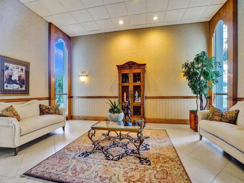 Plaza South - Residential Lease