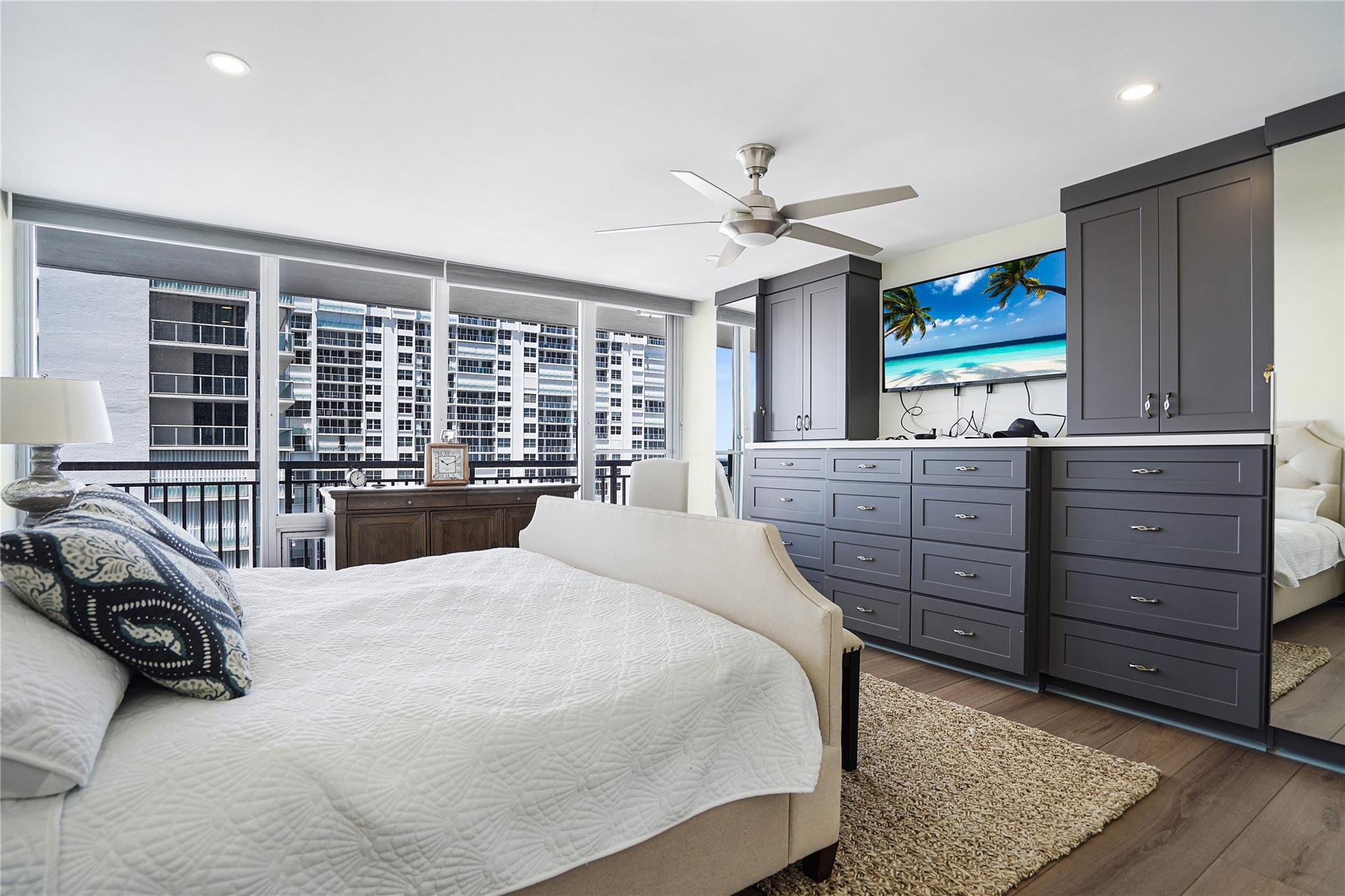 Plaza South - Residential Lease