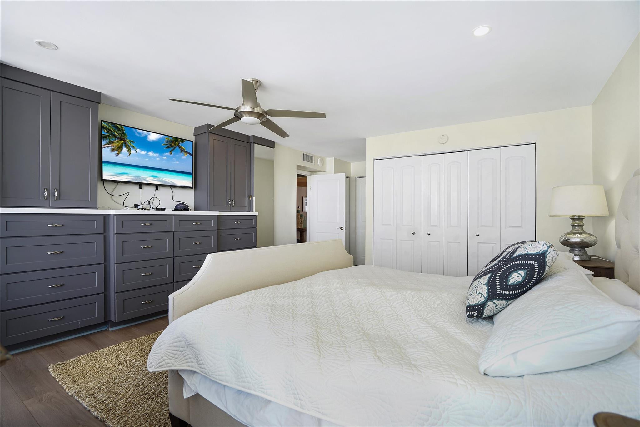 Plaza South - Residential Lease