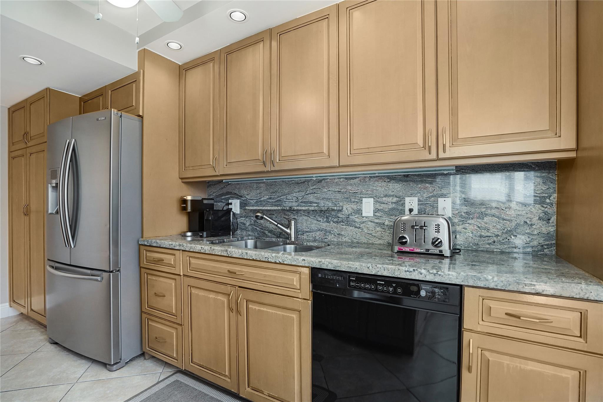 Plaza South - Residential Lease