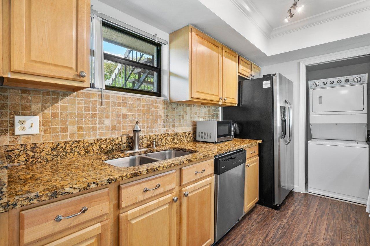 TENNIS LODGES 1 CONDO - Residential Lease