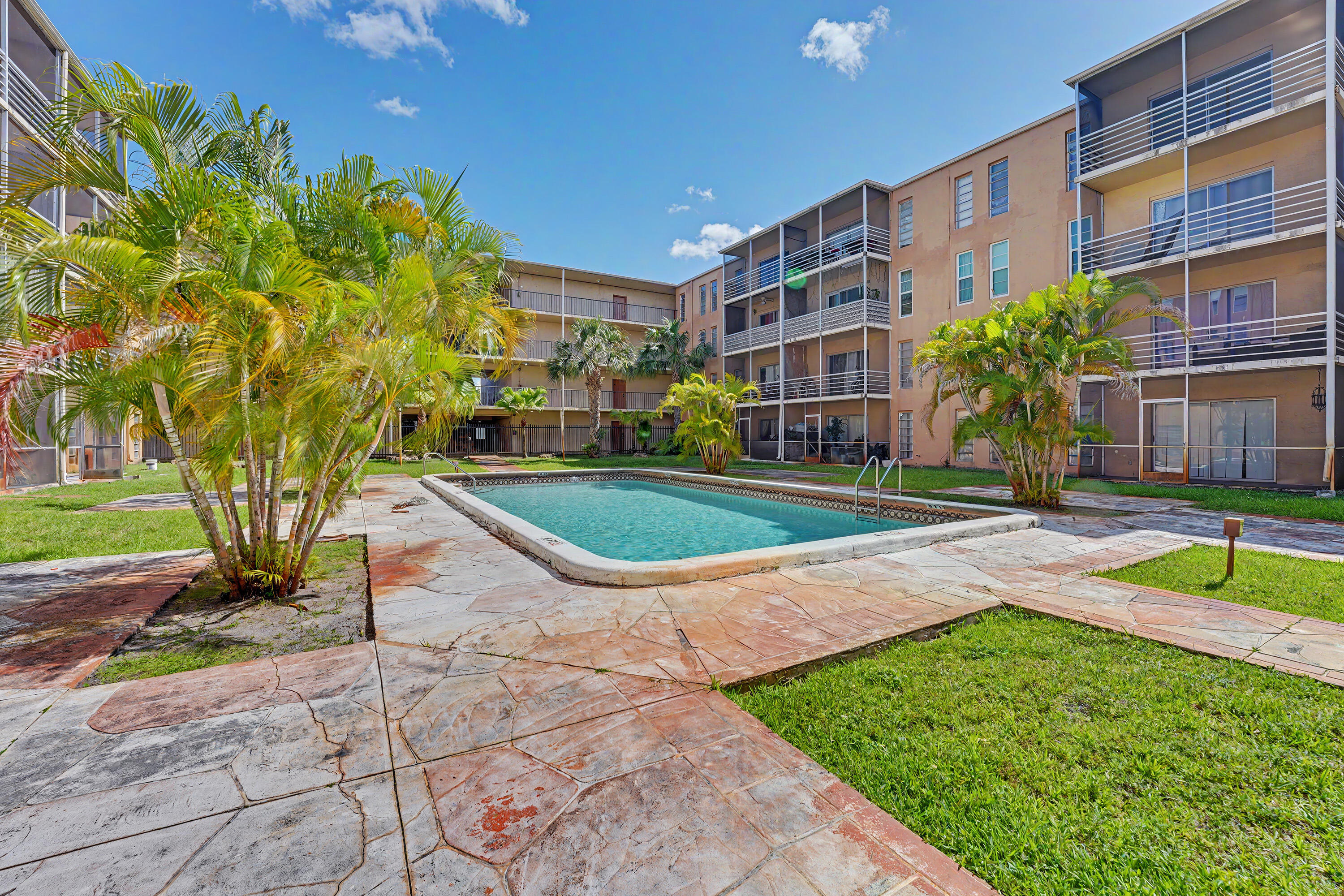TOWN SQUARE CONDO - Residential