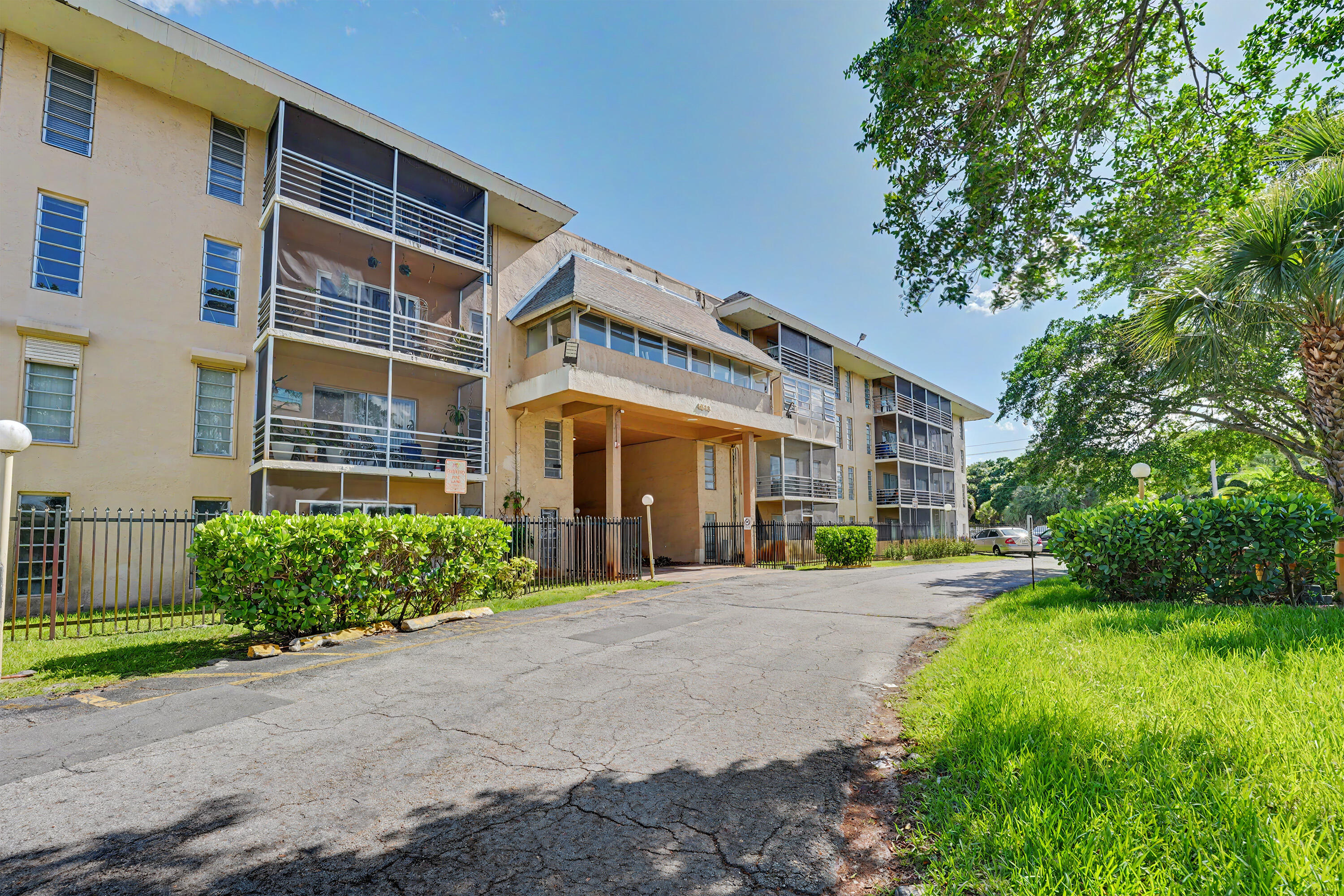 TOWN SQUARE CONDO - Residential