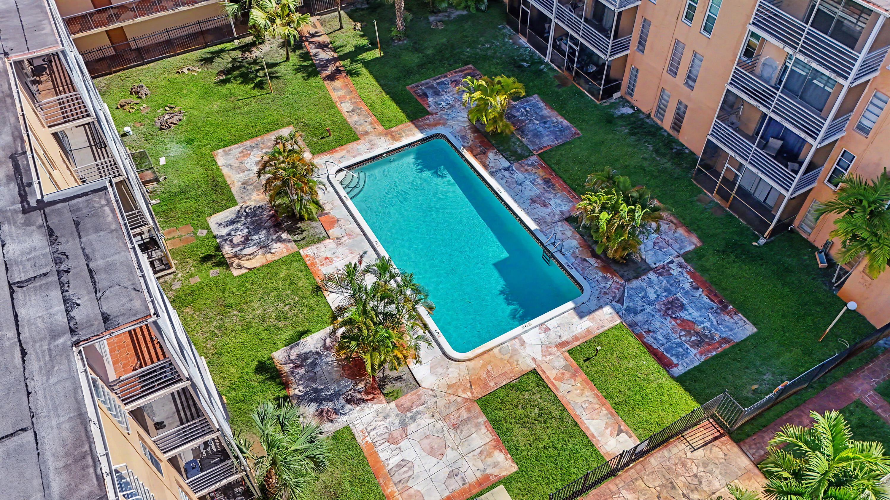TOWN SQUARE CONDO - Residential