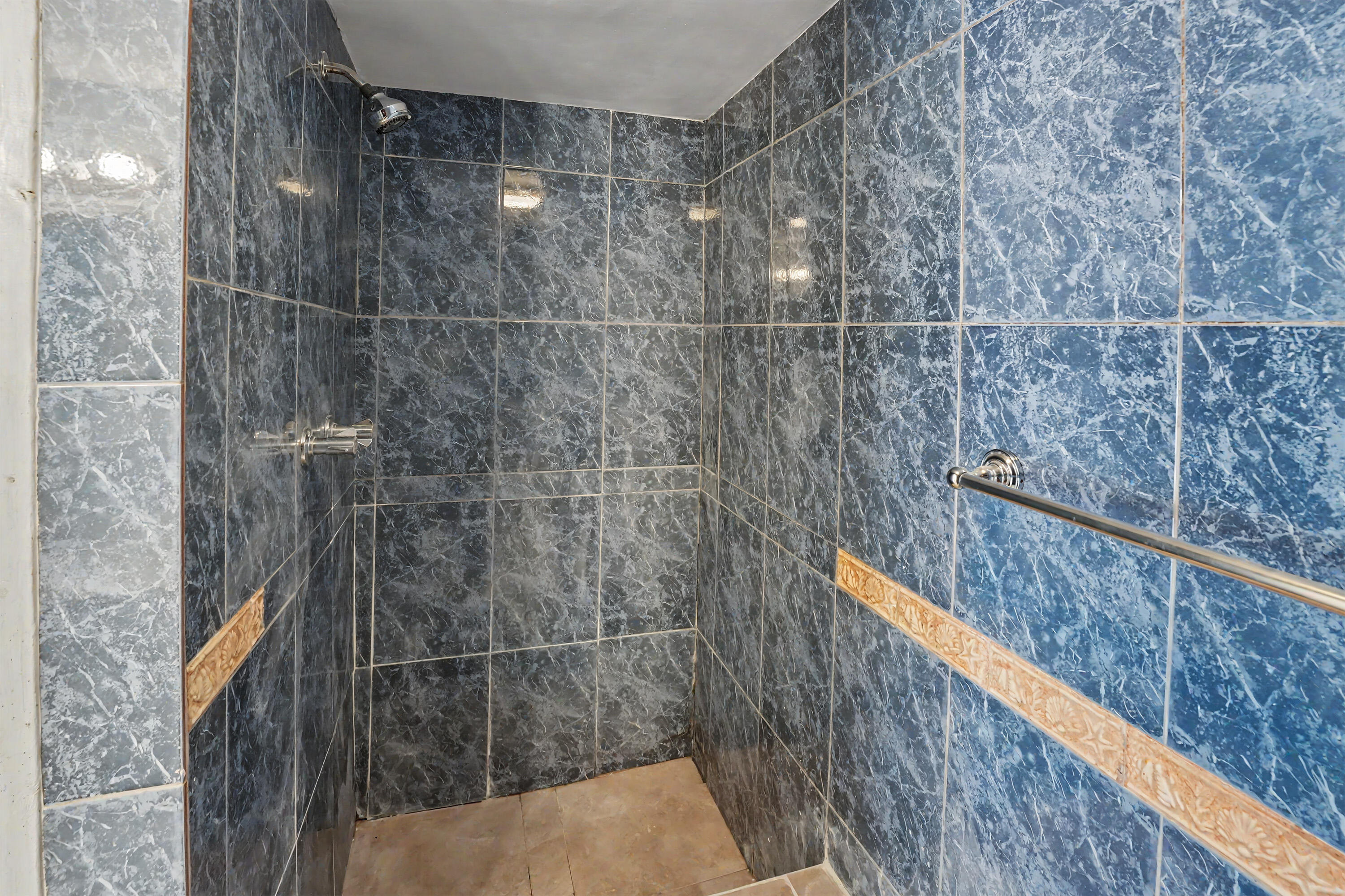 TOWN SQUARE CONDO - Residential