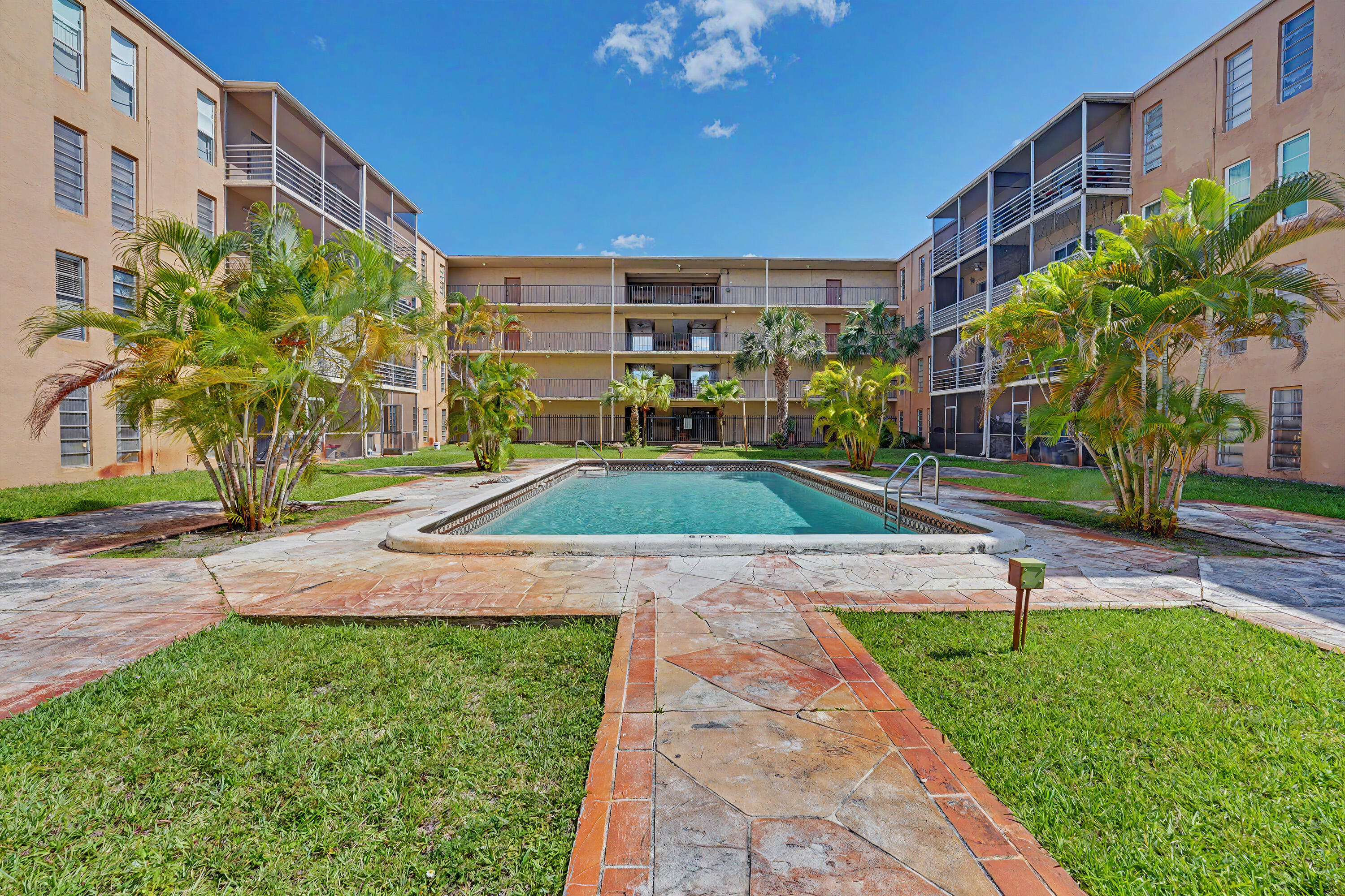 TOWN SQUARE CONDO - Residential