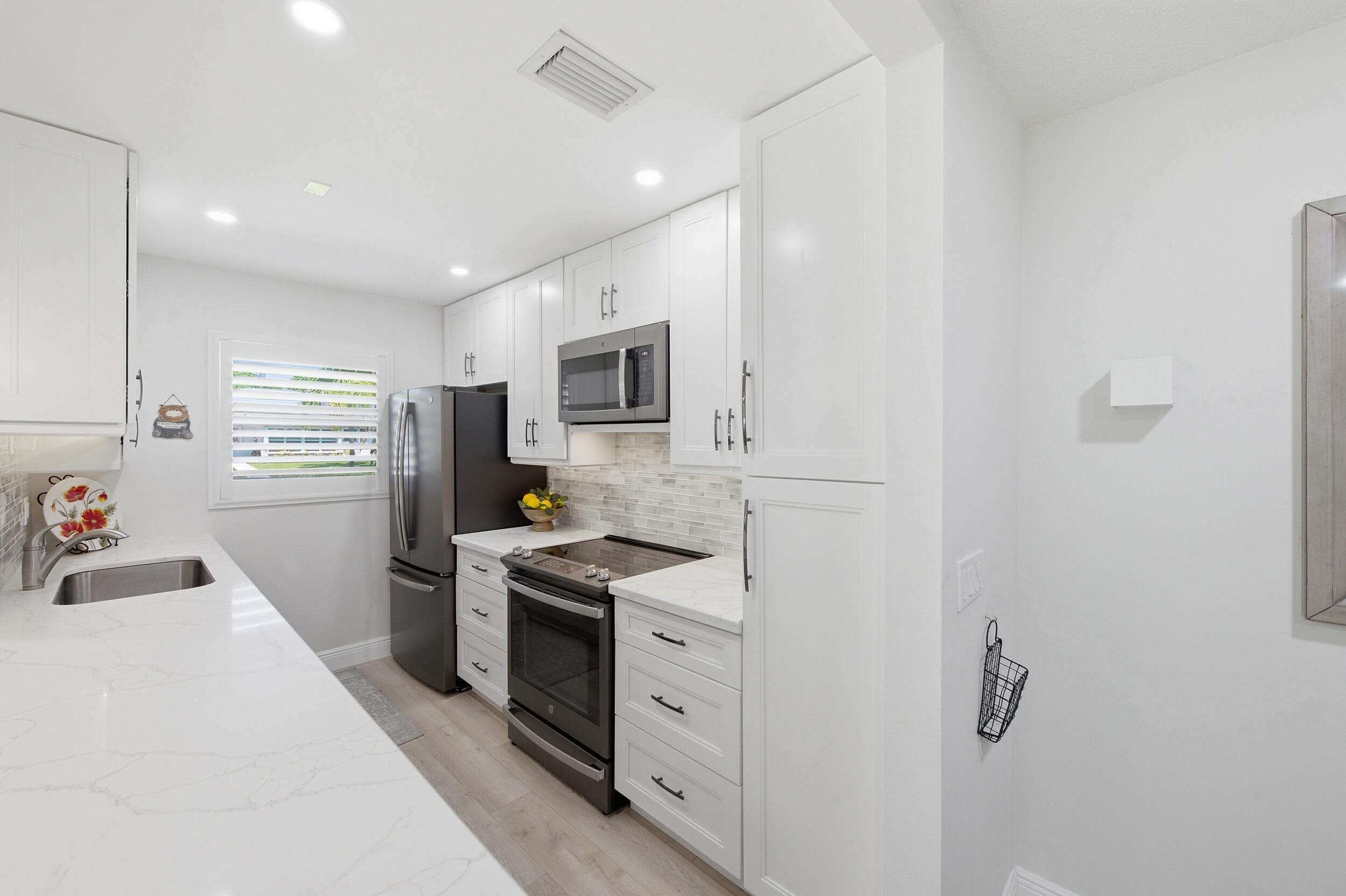 HIGH POINT OF DELRAY SEC 4 - Residential