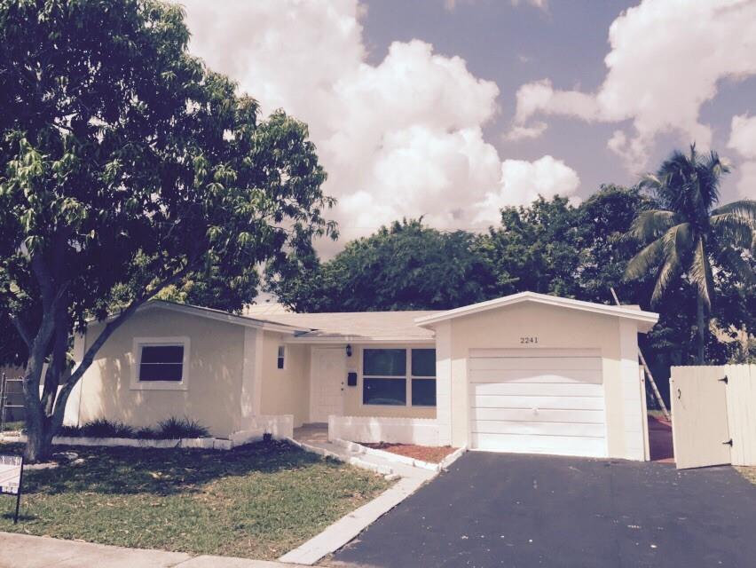RENOVATED 4X2, BEAUTIFUL OPEN LAYOUT, CENTRAL AC, GRANITE COUNTERTOPS, LOTS OF WINDOWS FOR NATURAL LIGHT, LARGE BACKYARD WITH MATURE MANGO TREE AND ROOM FOR POOL, CLOSE TO SHOPPING CENTER.