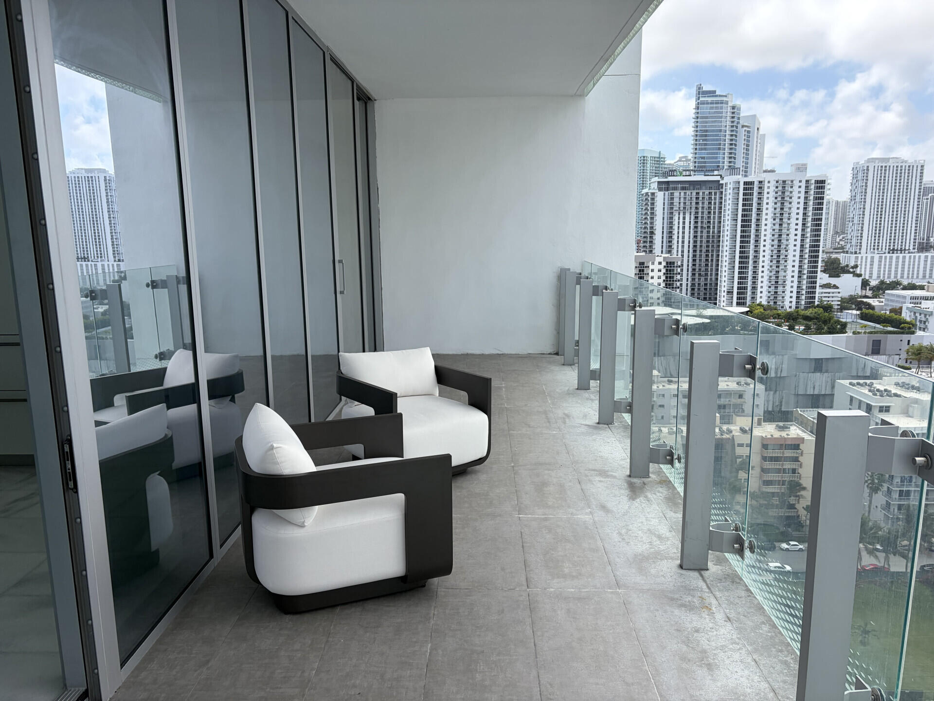 700 Edgewater - Residential