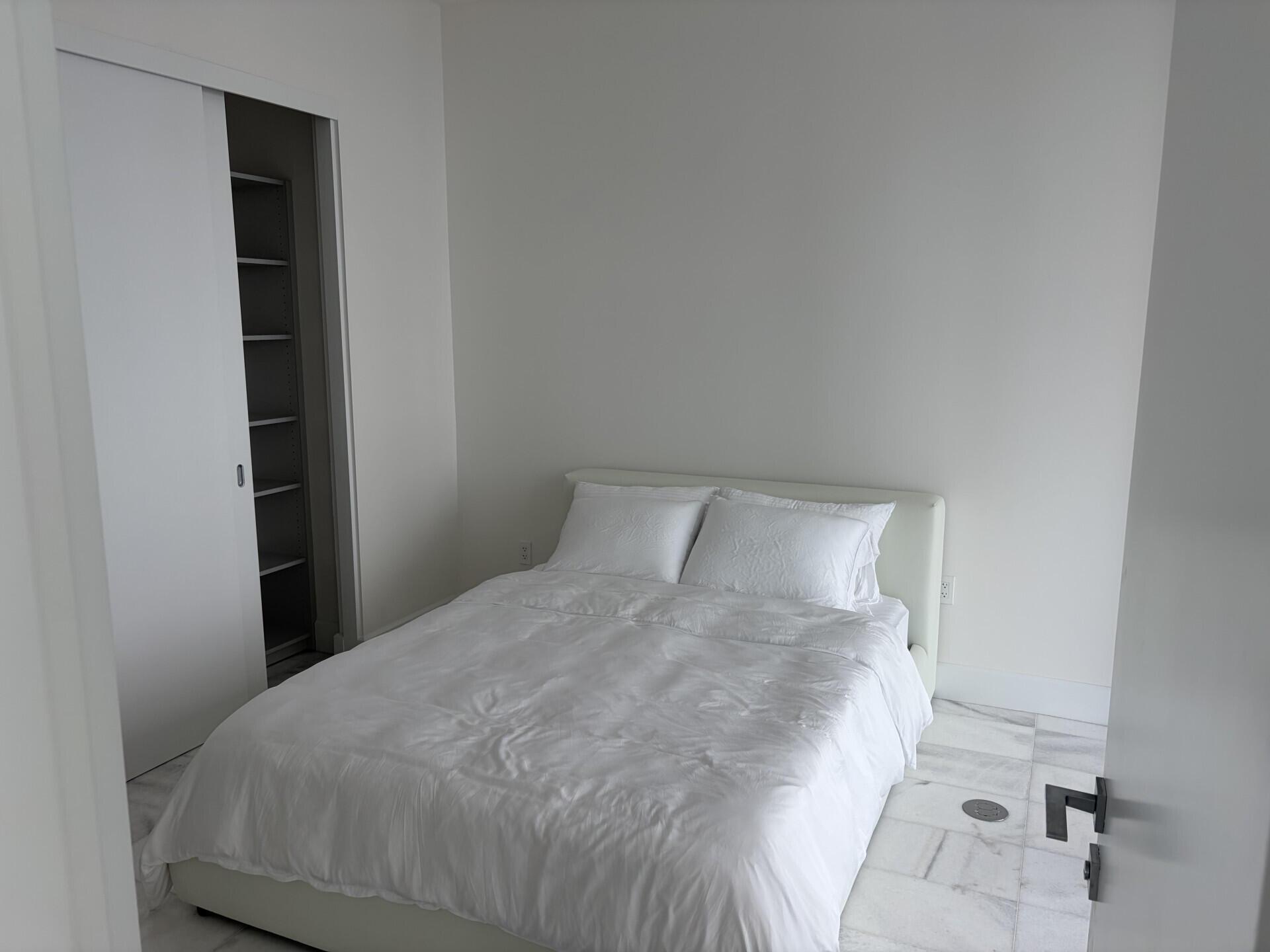 700 Edgewater - Residential