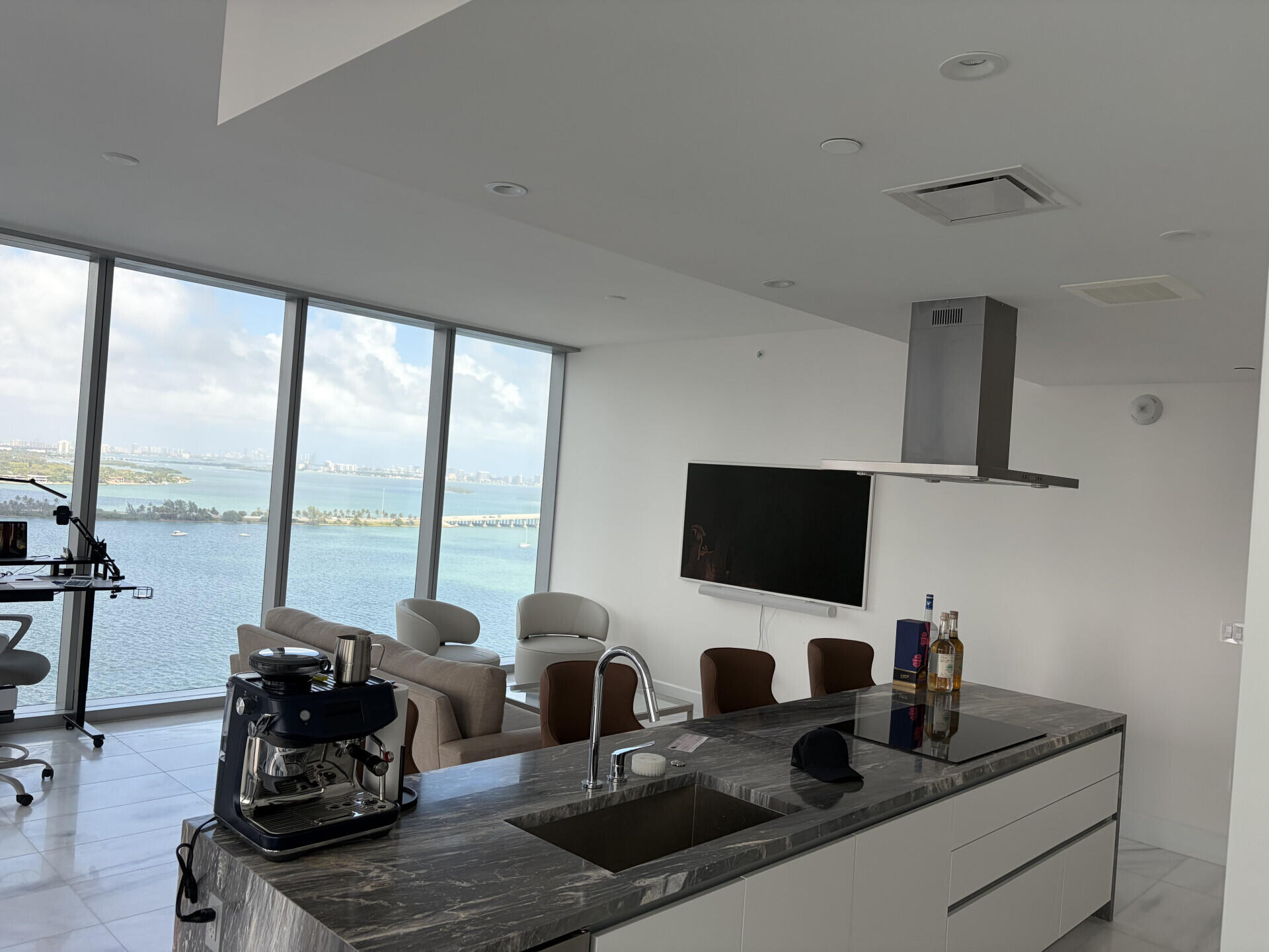 700 Edgewater - Residential