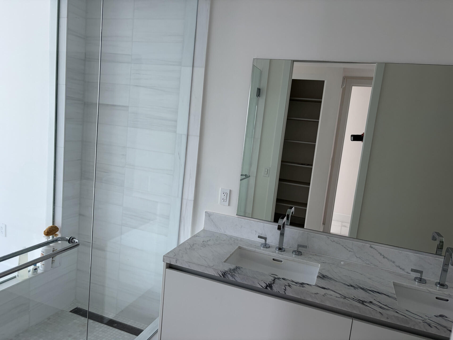 700 Edgewater - Residential