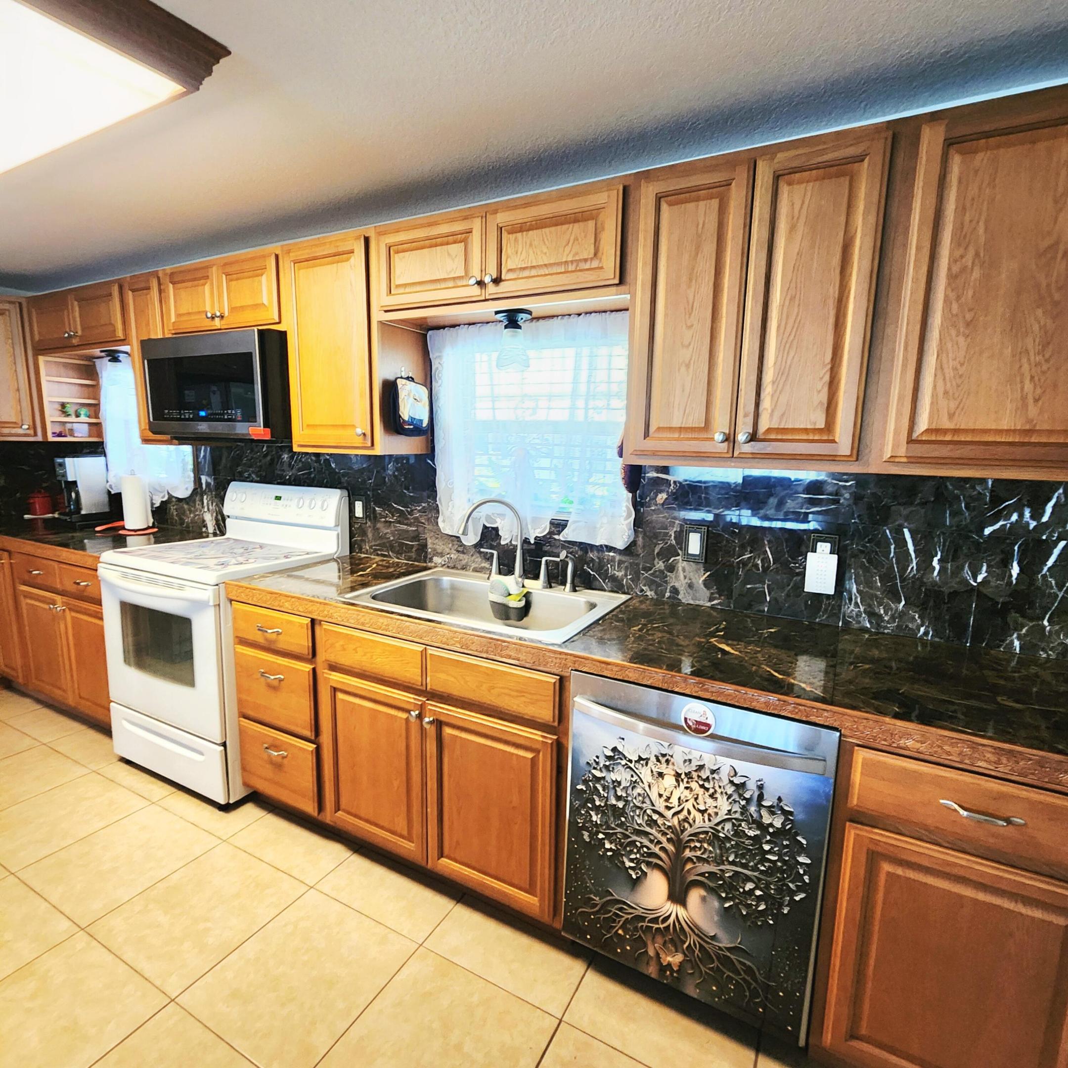 Spanish Lakes Riverfront - Residential