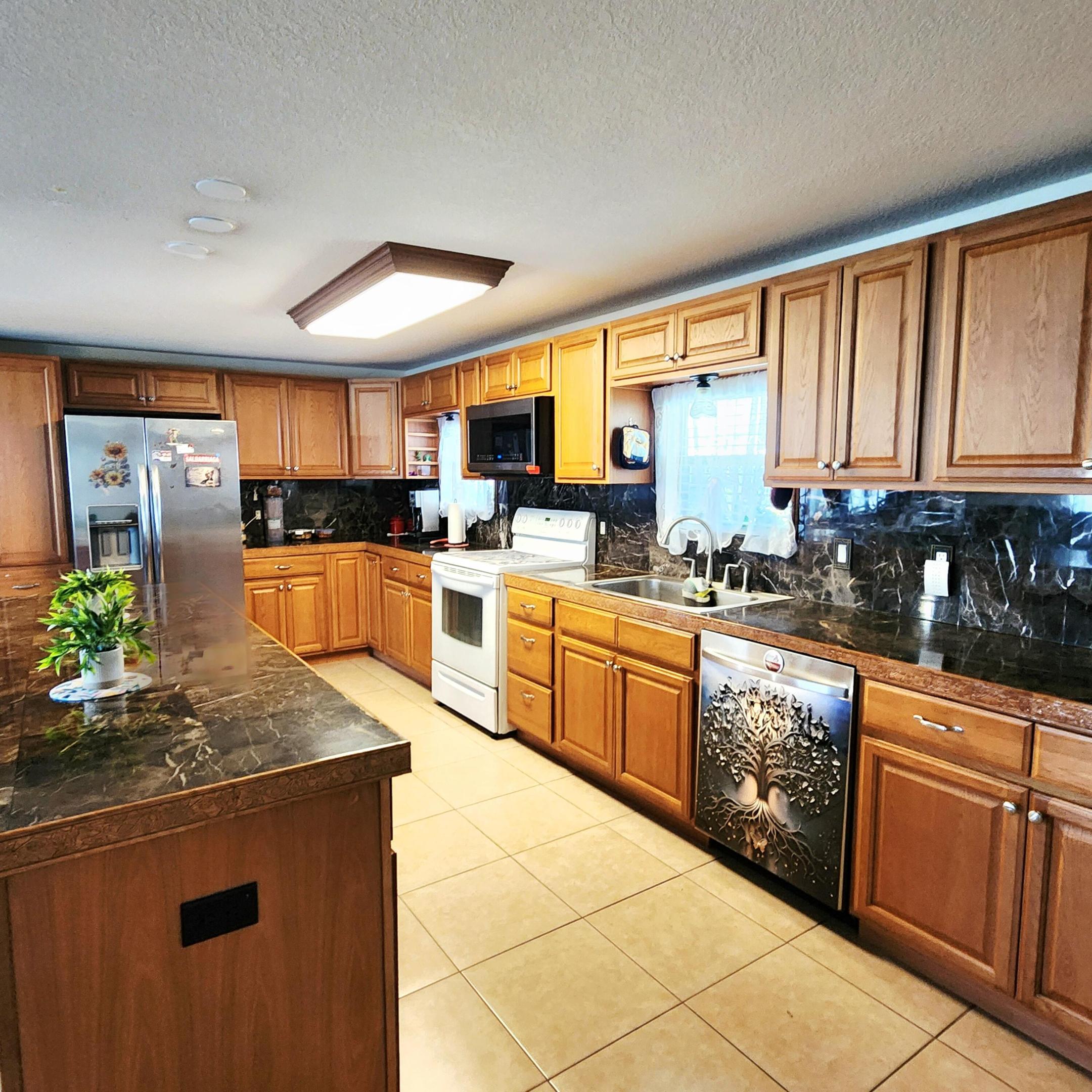 Spanish Lakes Riverfront - Residential