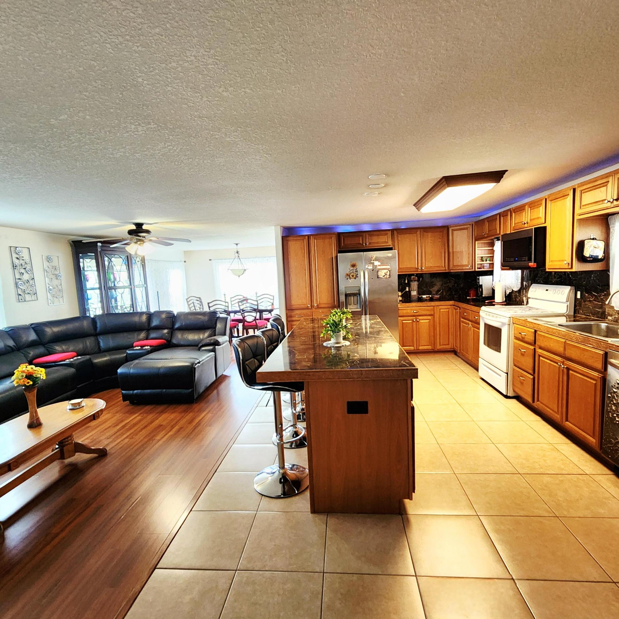 Spanish Lakes Riverfront - Residential