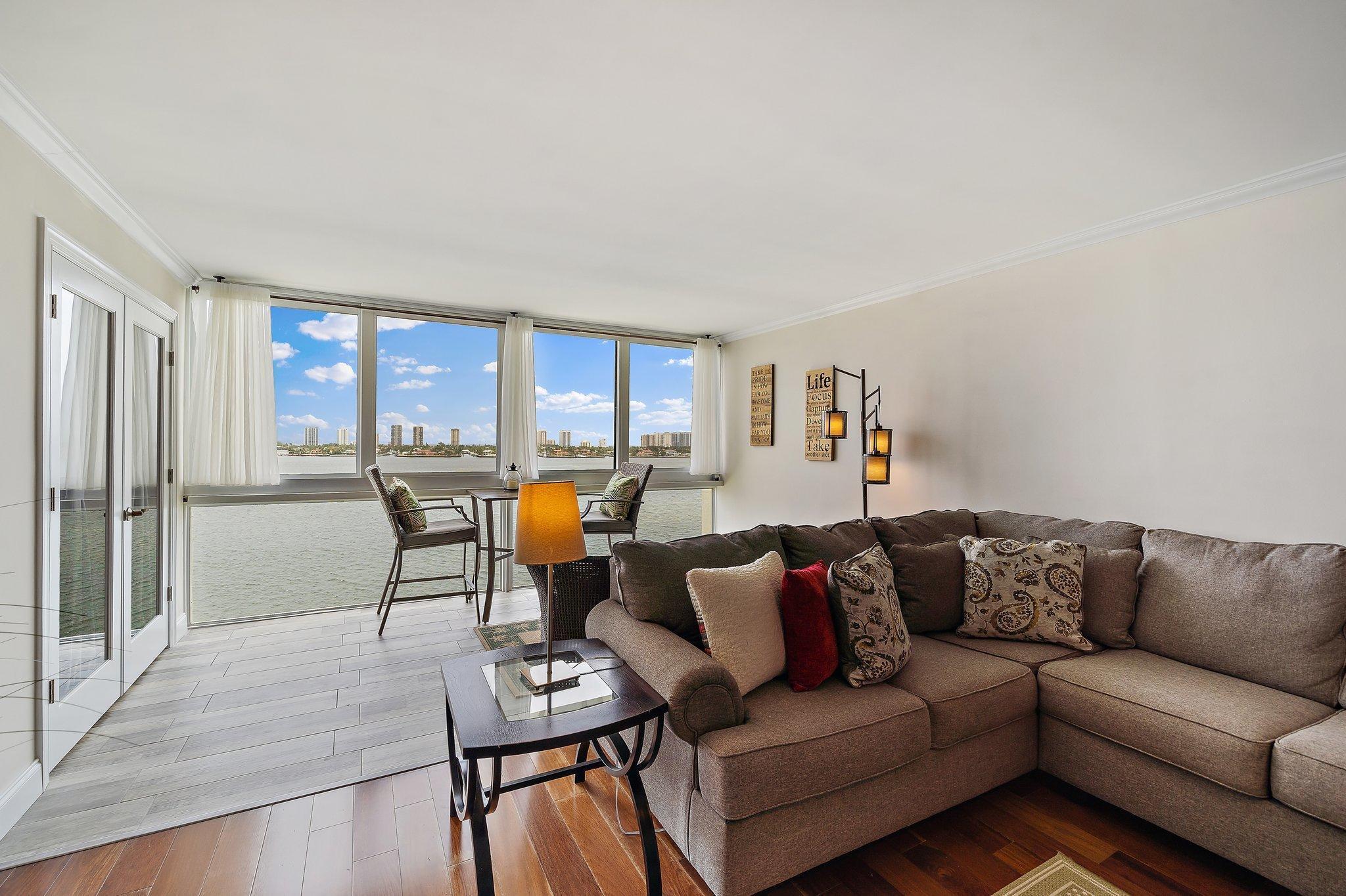 LAKE HARBOUR TOWERS CONDO - Residential Lease