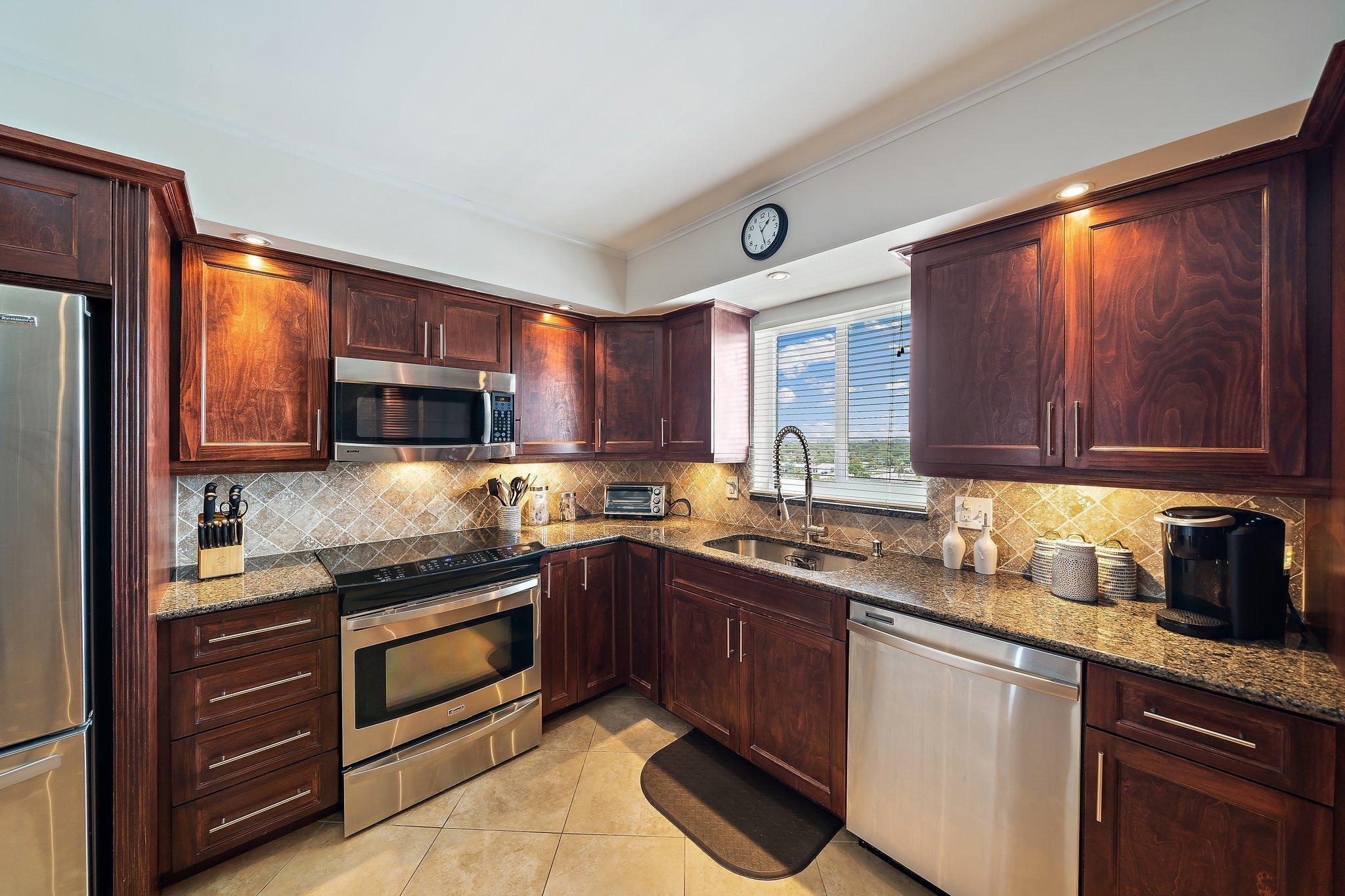 LAKE HARBOUR TOWERS CONDO - Residential Lease