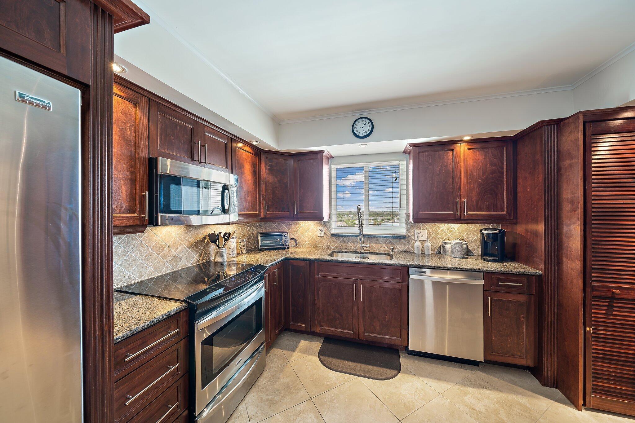 LAKE HARBOUR TOWERS CONDO - Residential Lease