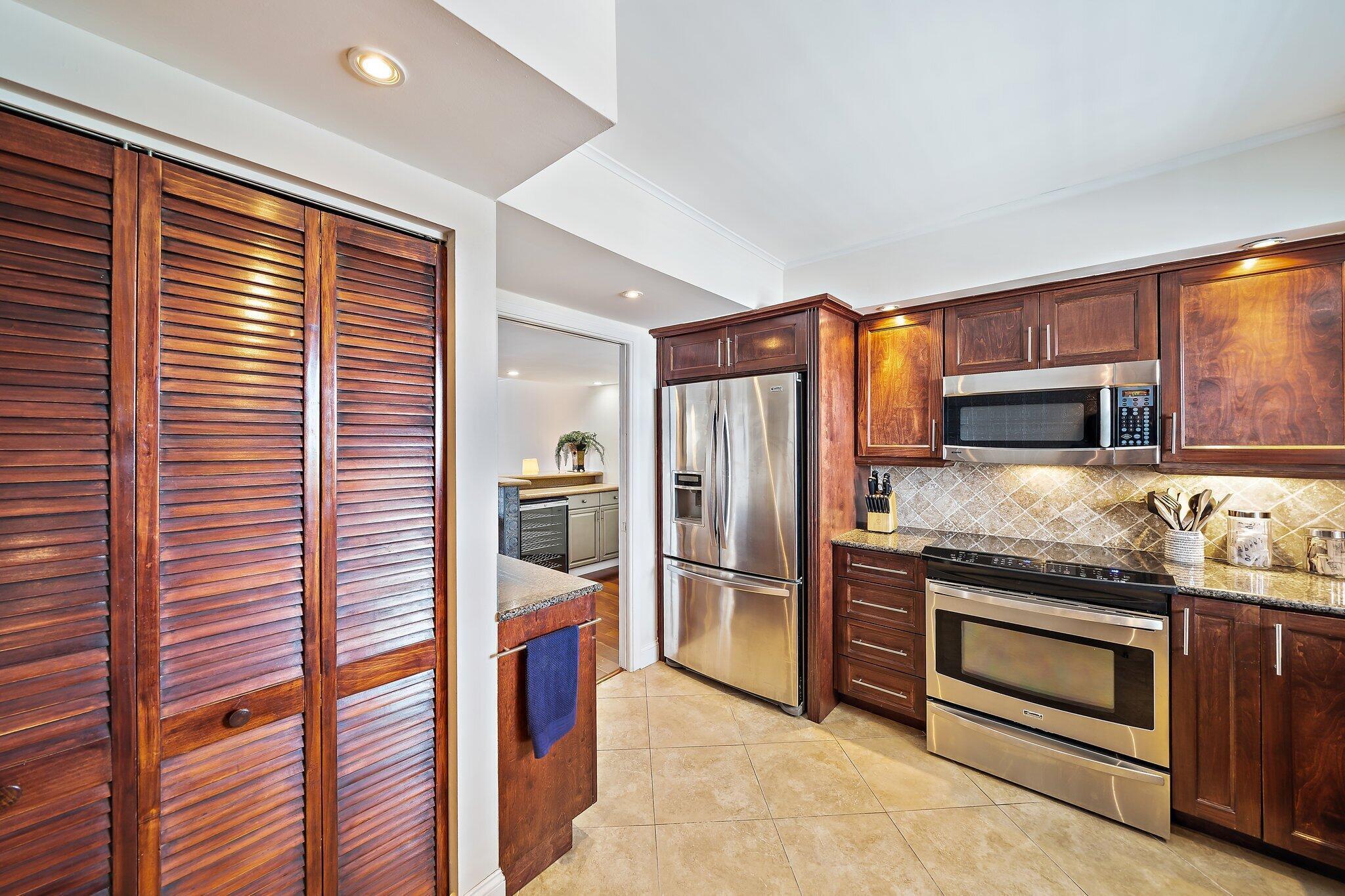 LAKE HARBOUR TOWERS CONDO - Residential Lease