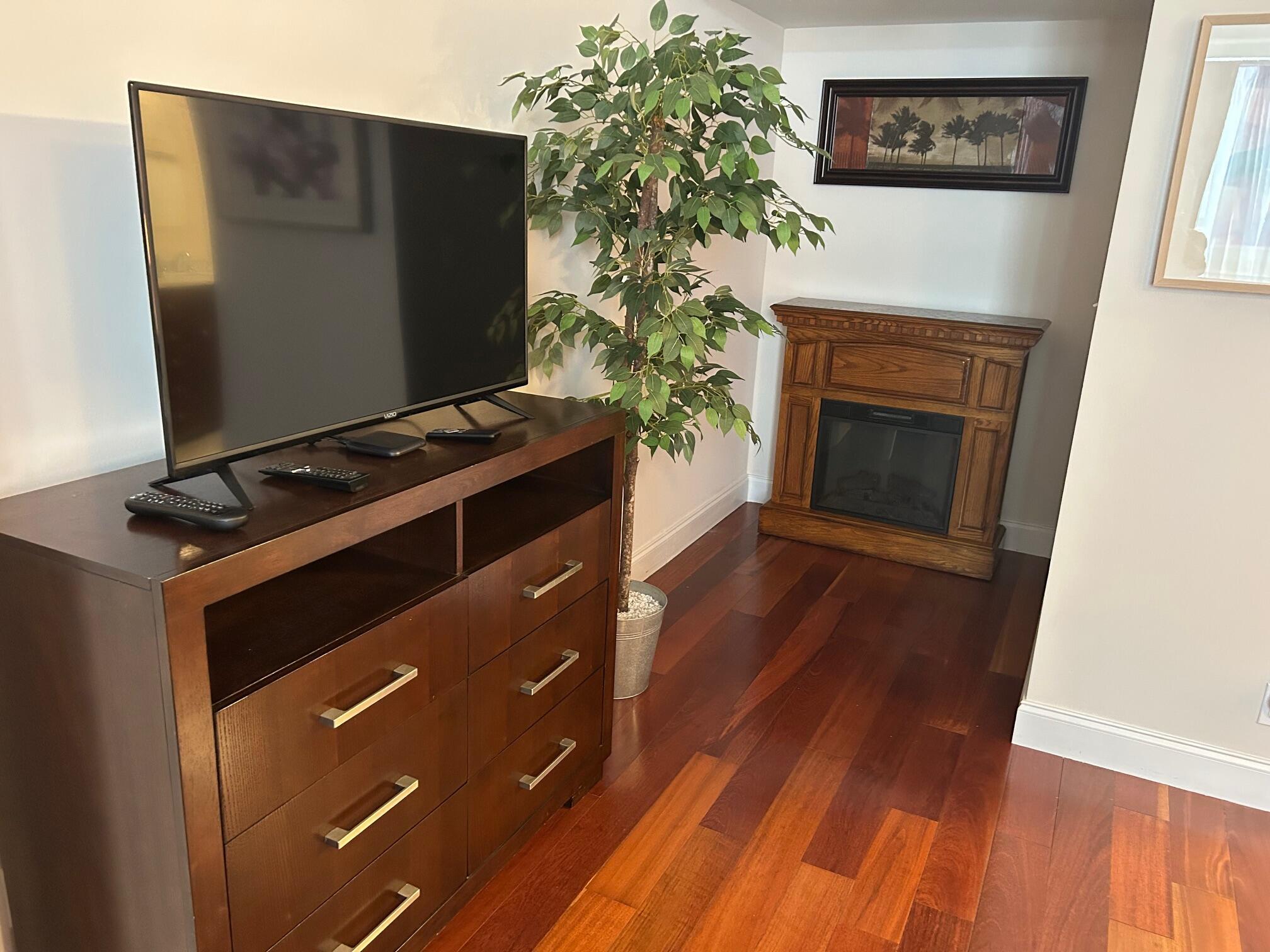 LAKE HARBOUR TOWERS CONDO - Residential Lease