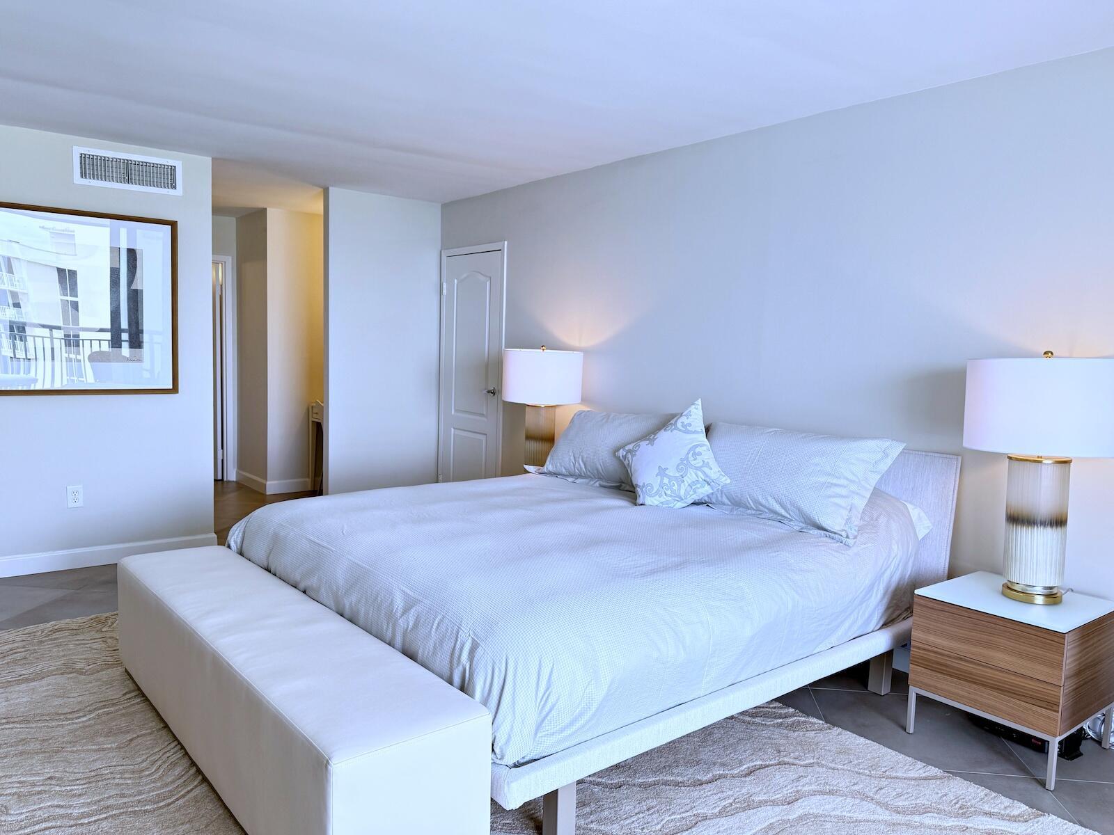 BARCLAY CONDO - Residential Lease