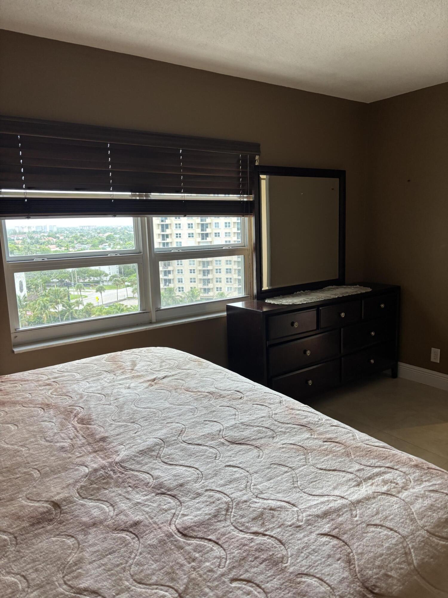 STARLIGHT TOWERS CONDO - Residential Lease