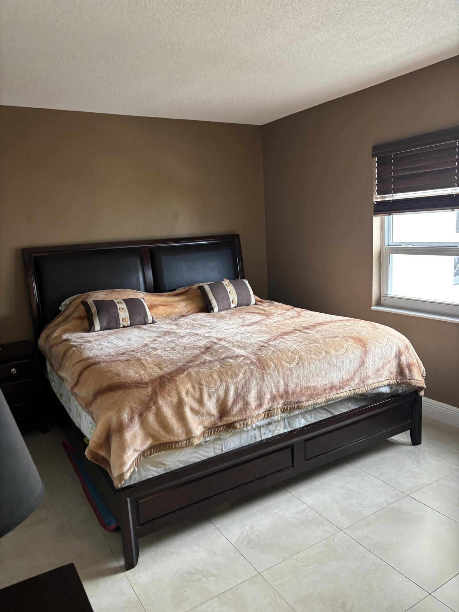 STARLIGHT TOWERS CONDO - Residential Lease