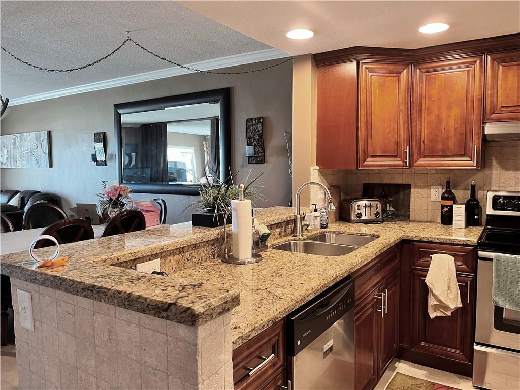 STARLIGHT TOWERS CONDO - Residential Lease