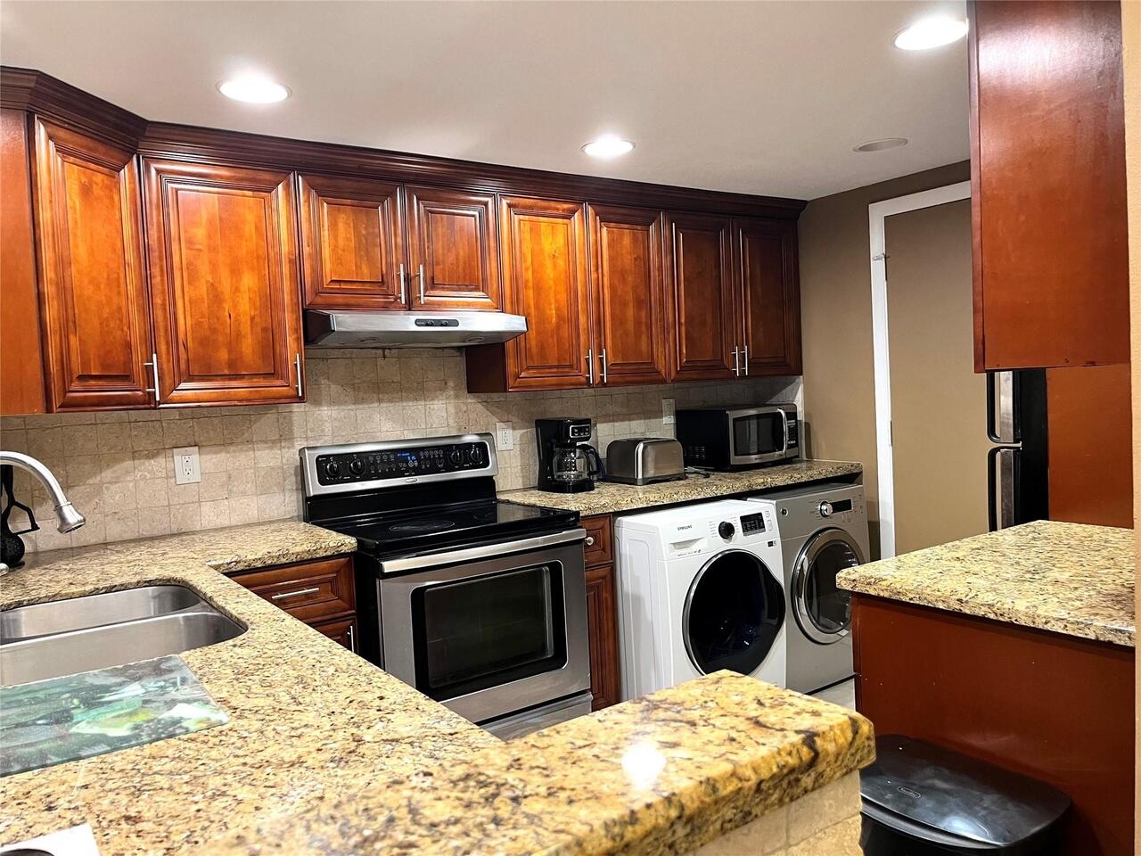 STARLIGHT TOWERS CONDO - Residential Lease
