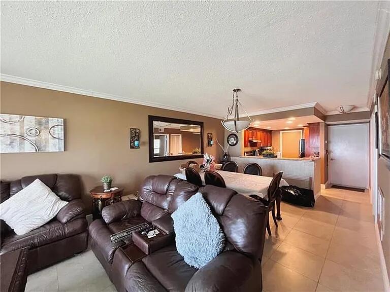 STARLIGHT TOWERS CONDO - Residential Lease