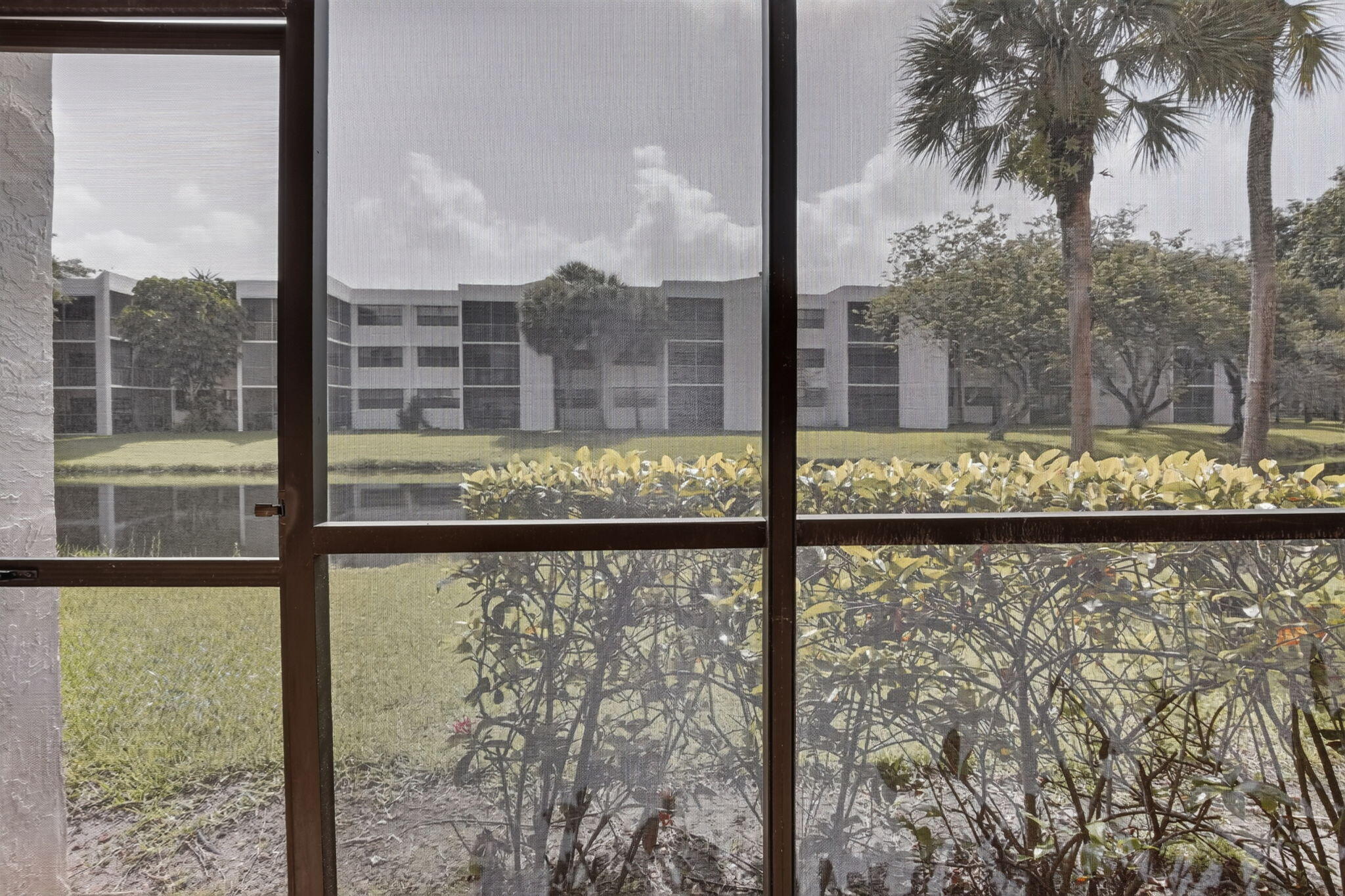 RACQUET CLUB APARTMENTS AT - Residential